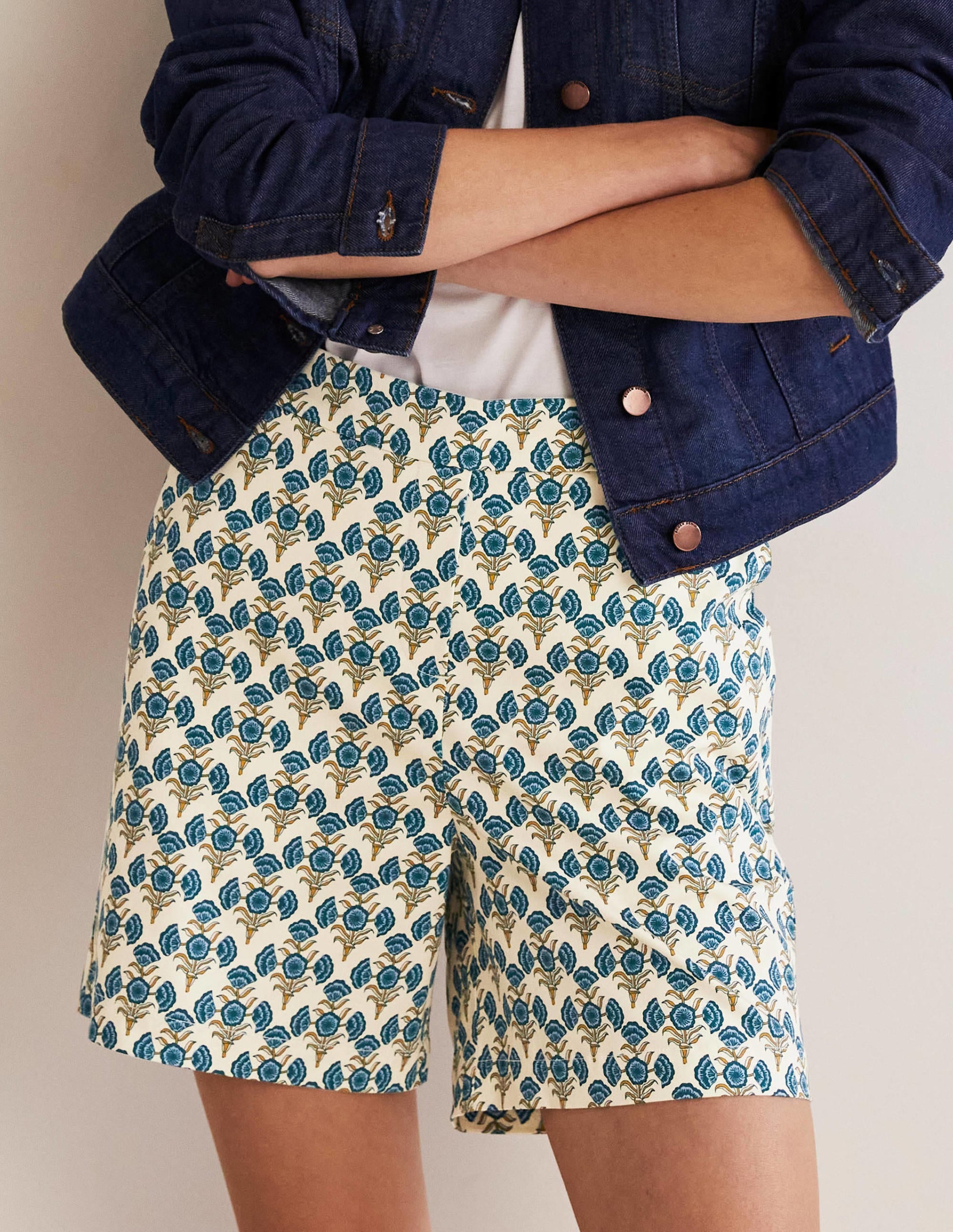 Danby Shorts zum Hineinschlüpfen-Chesapeake Bay, Geometrisches Blumenmuster - Image 3
