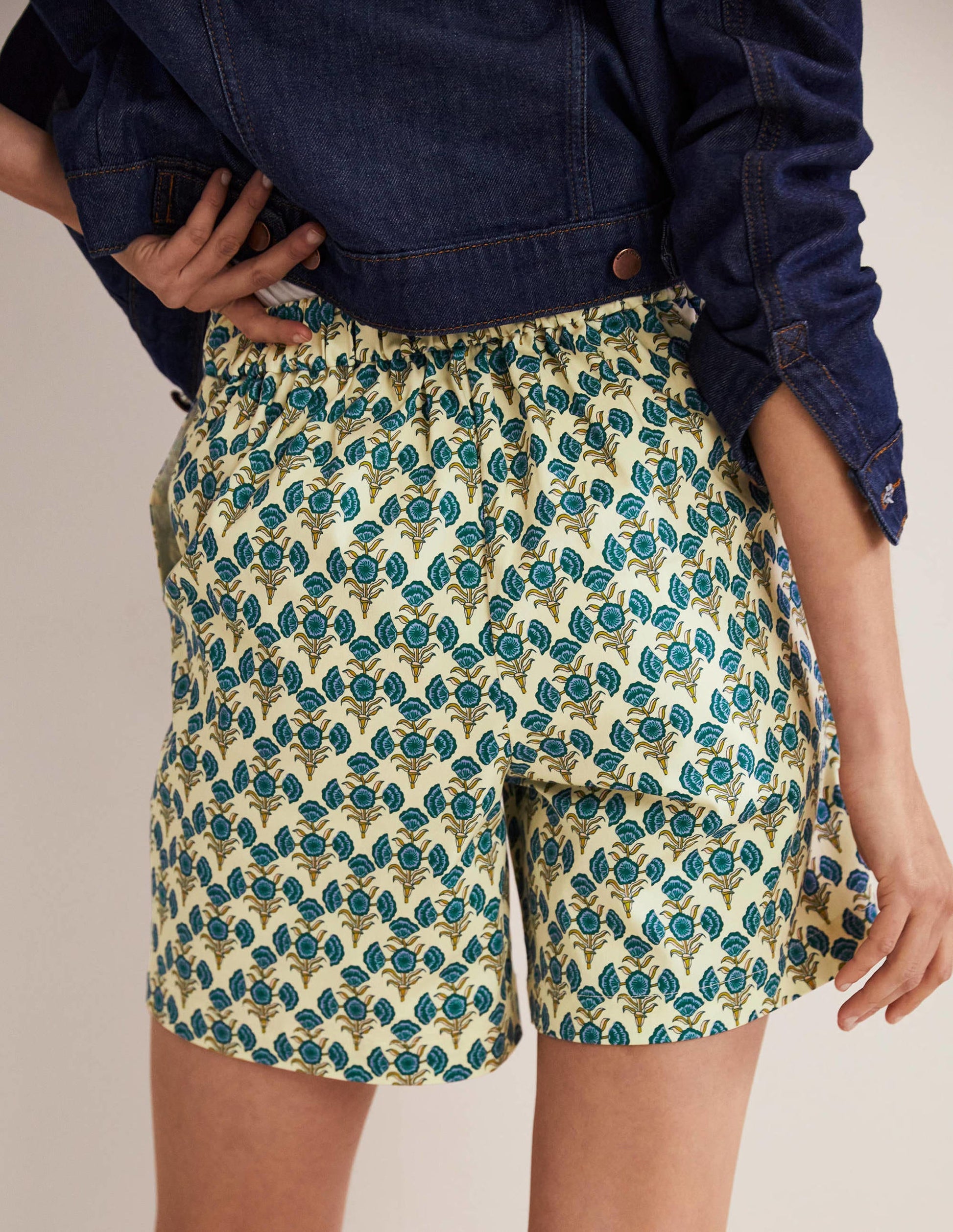 Danby Shorts zum Hineinschlüpfen-Chesapeake Bay, Geometrisches Blumenmuster-4