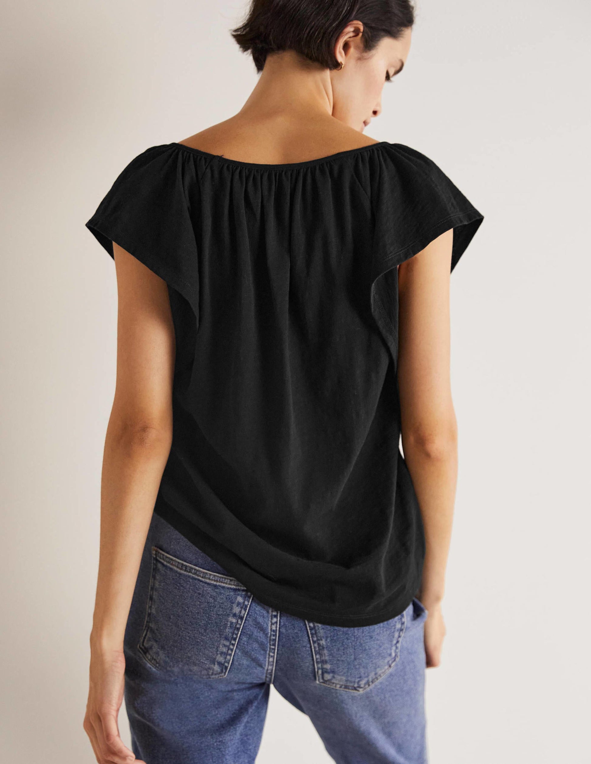 Flutter Sleeve V-neck T-shirt-Black-3