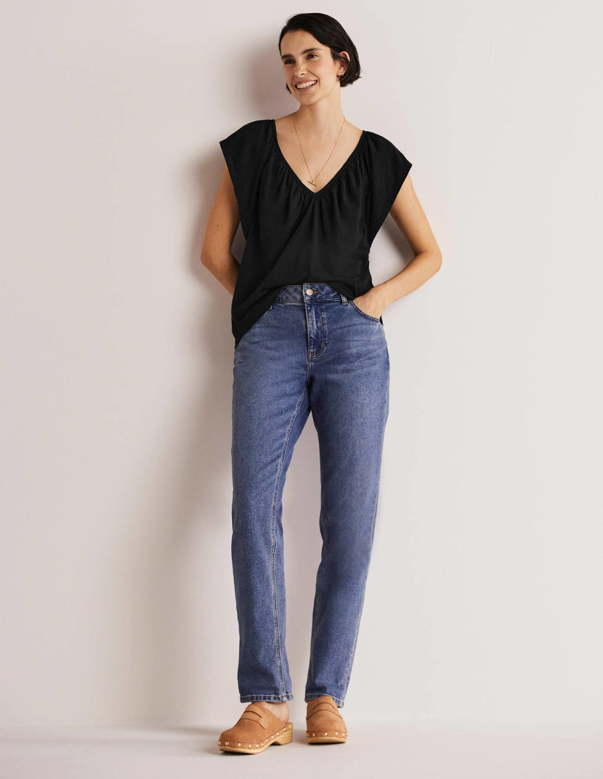 Flutter Sleeve V-neck T-shirt-Black-4