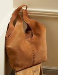 Sac hobo en daim avec surpiqûres-Fauve