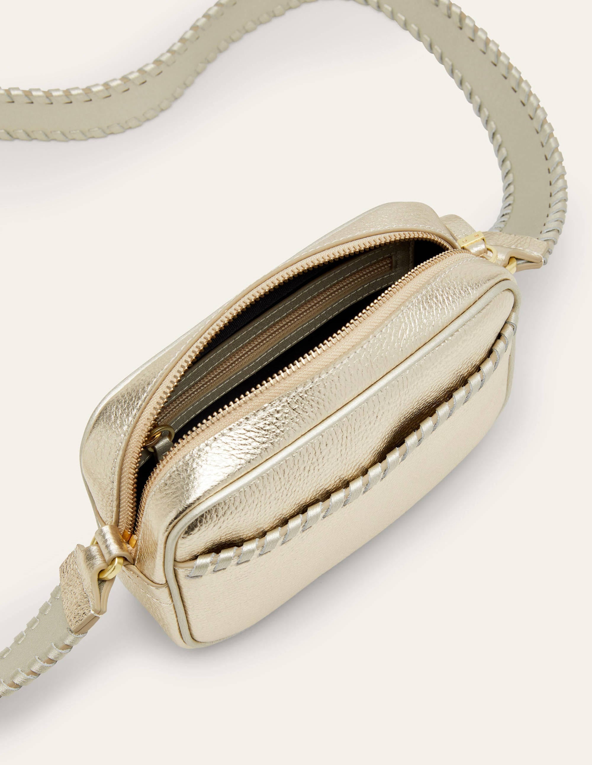 Sac à bandoulière avec surpiqûres-Doré métallisé clair - Image 2