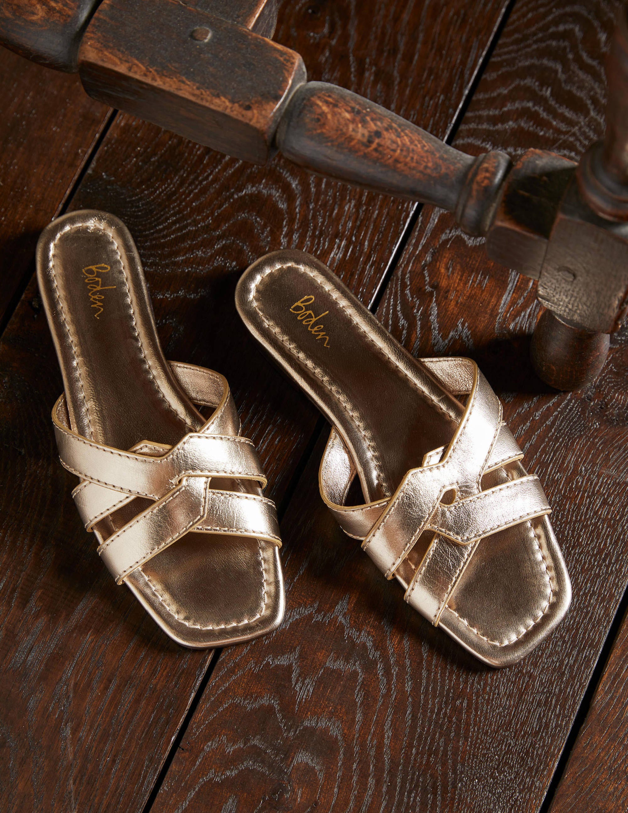 Geometrische flache Slipper-Blassgold-Metallic - Image 1