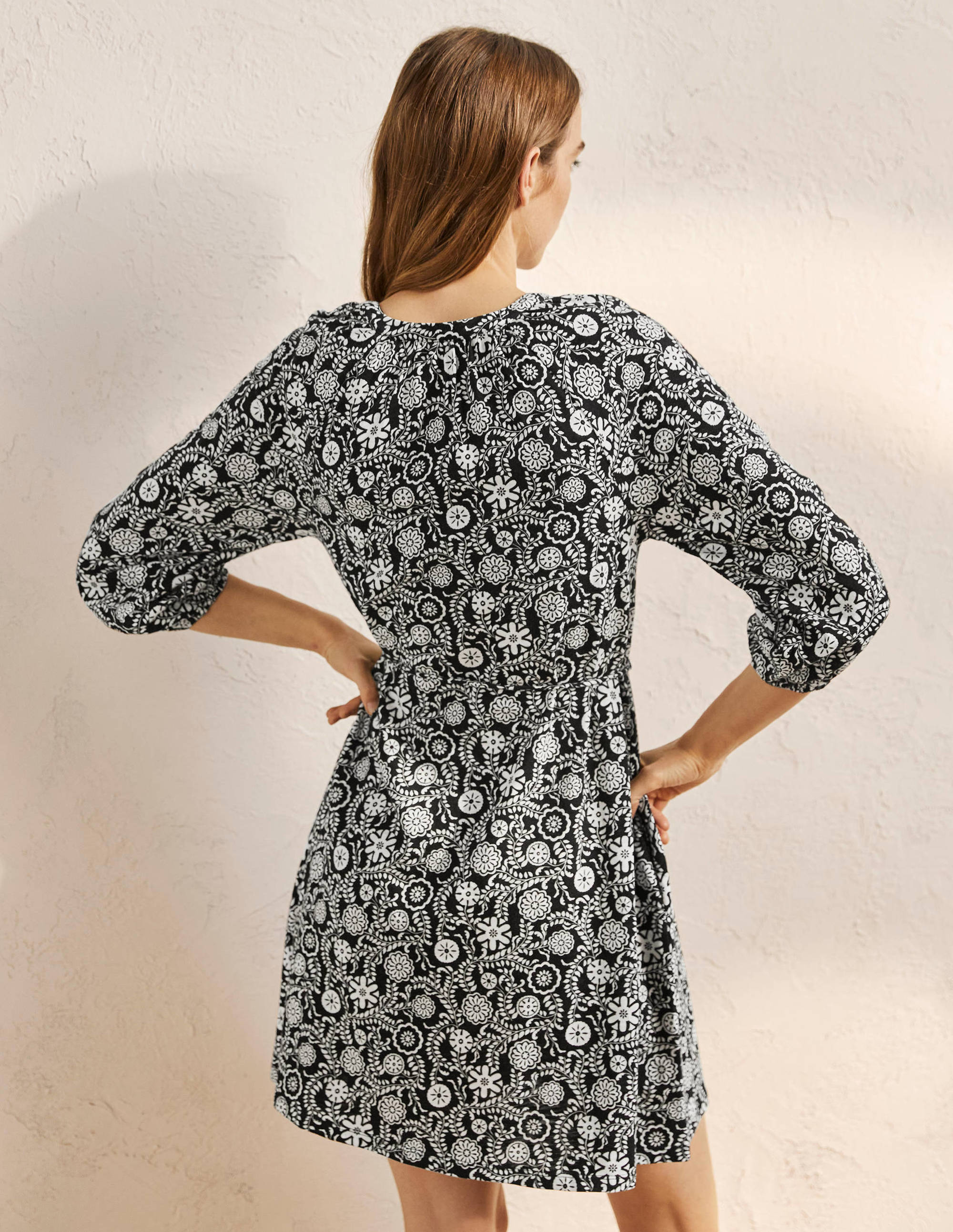 Mini-robe à col cranté en jersey-Noir, motif Opulent Garden - Image 3
