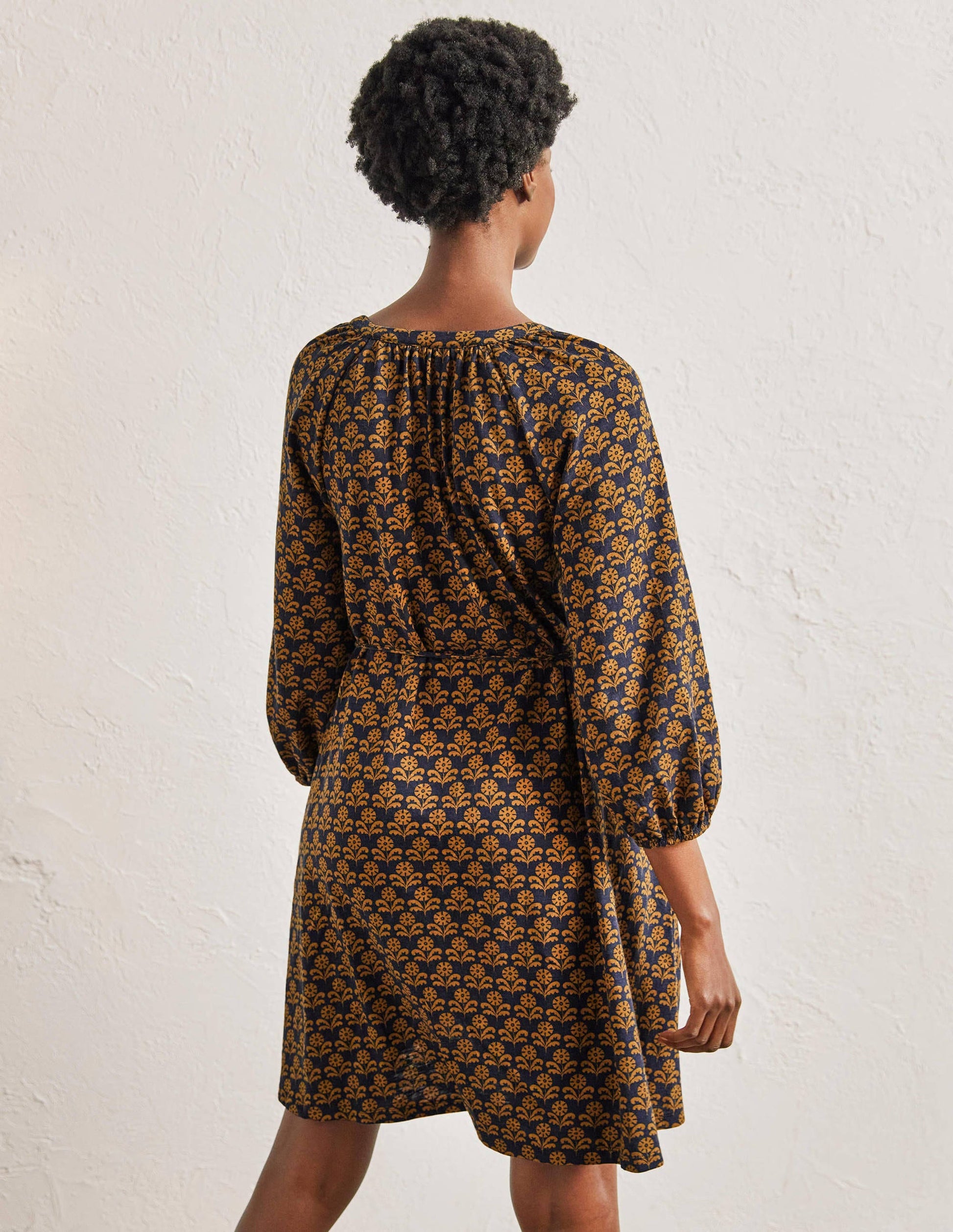 Minikleid mit gekerbtem Ausschnitt-Weihrauch, Geometrisches Blattmuster-3