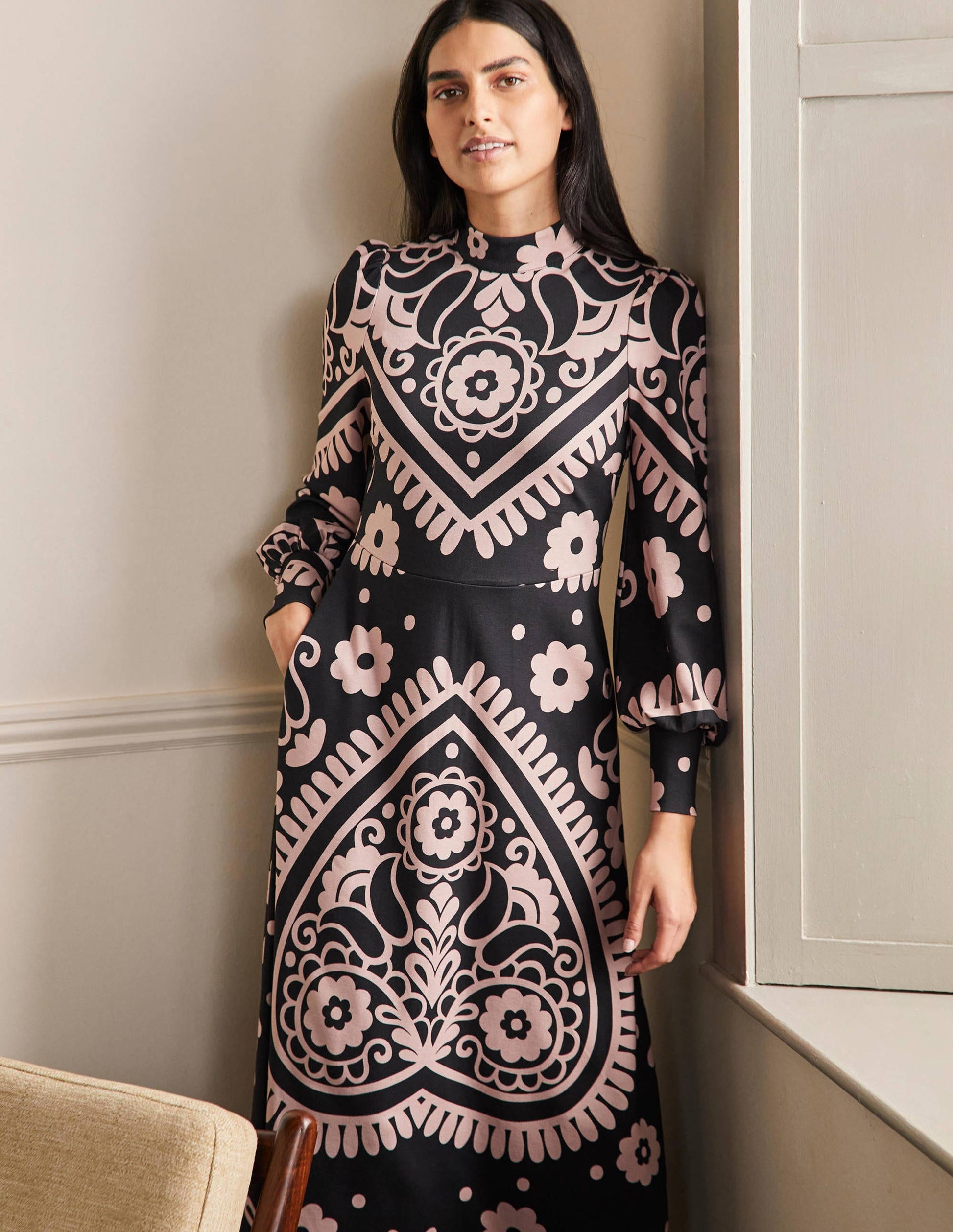 Cuffed Jersey Midi Dress-Black, Floral Heart-5