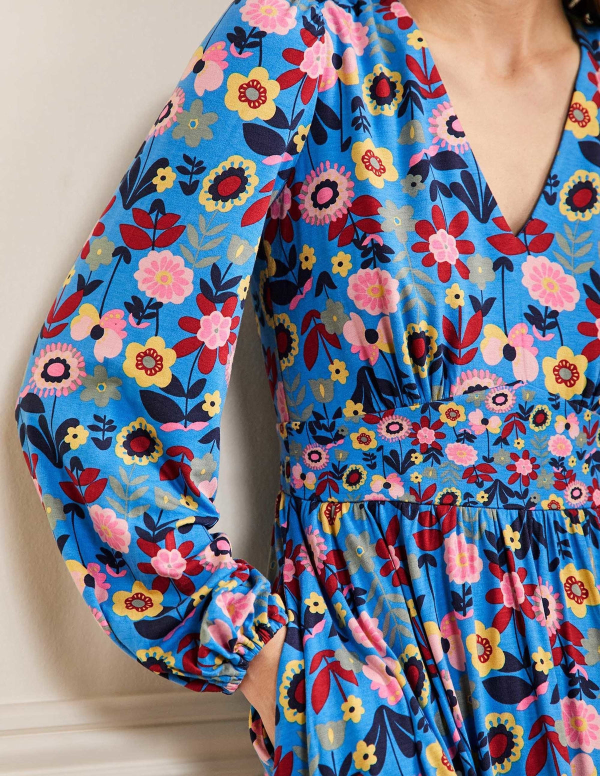 Minikleid mit V-Ausschnitt-Marokkoblau, Blüten-2