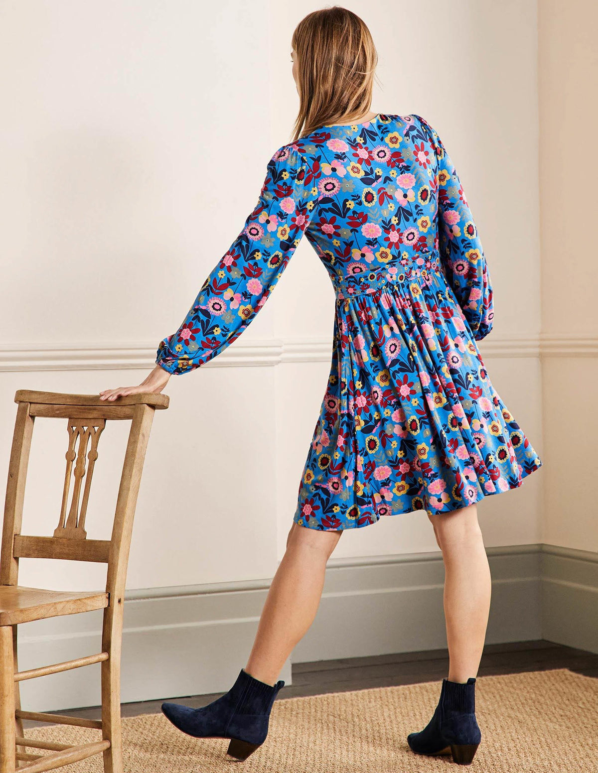 Minikleid mit V-Ausschnitt-Marokkoblau, Blüten - Image 3