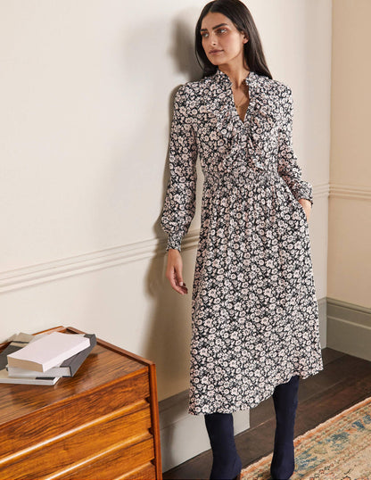 Midikleid mit Rüschen vorne-Schwarz, Elegante Blüten