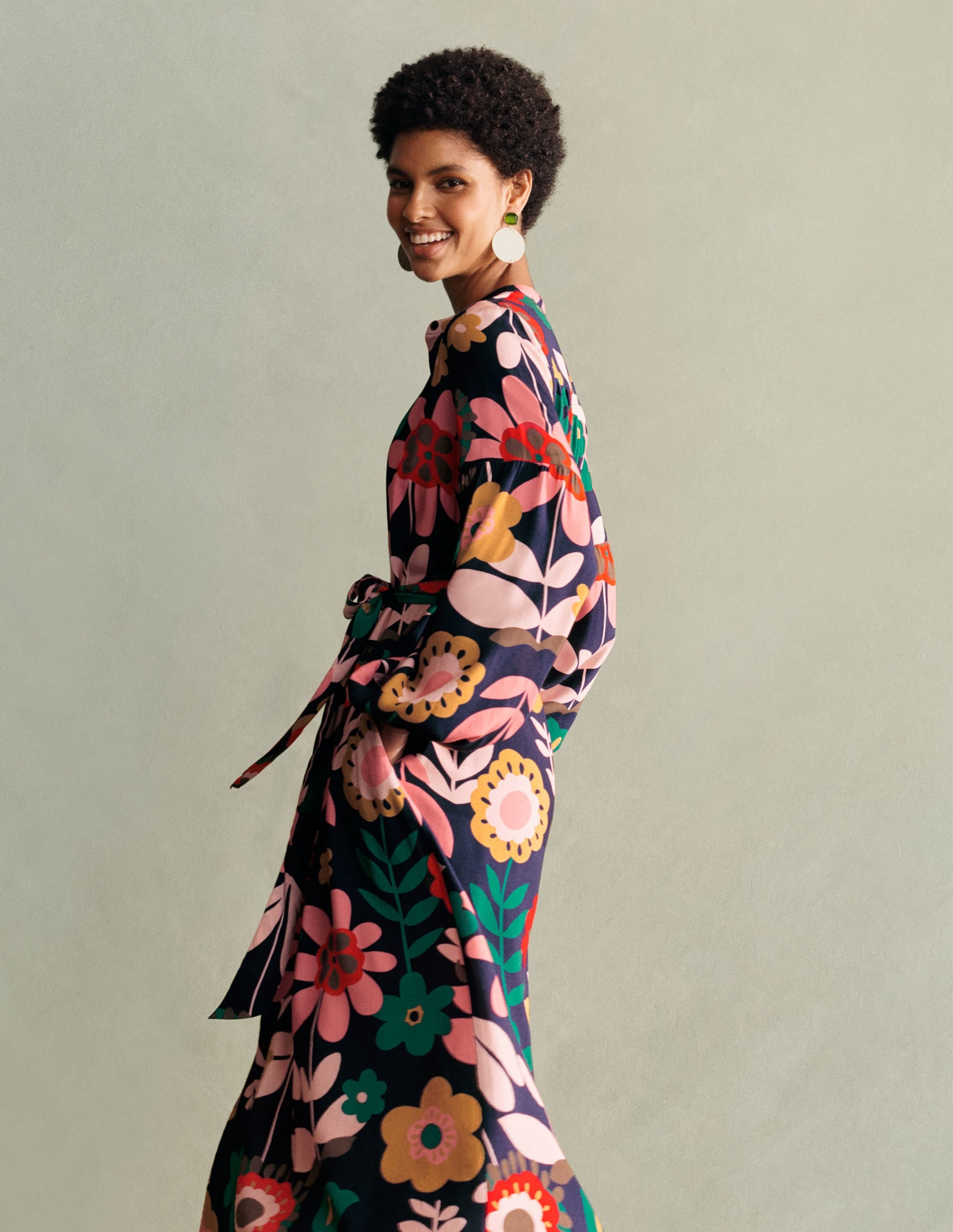 Robe midi à manches blousantes-Bleu marine foncé, motif Flora Bloom - Image 6