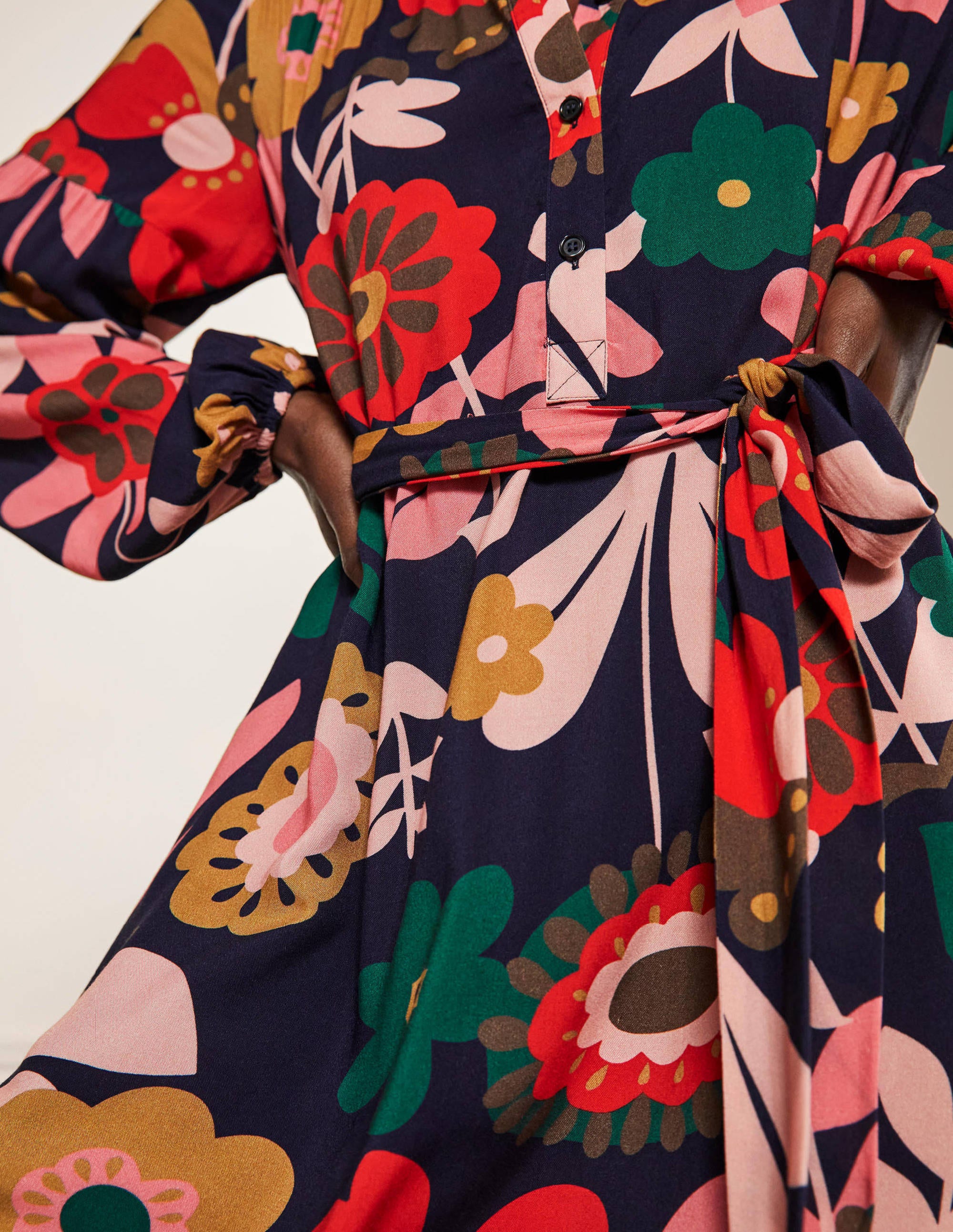 Robe midi à manches blousantes-Bleu marine foncé, motif Flora Bloom - Image 2