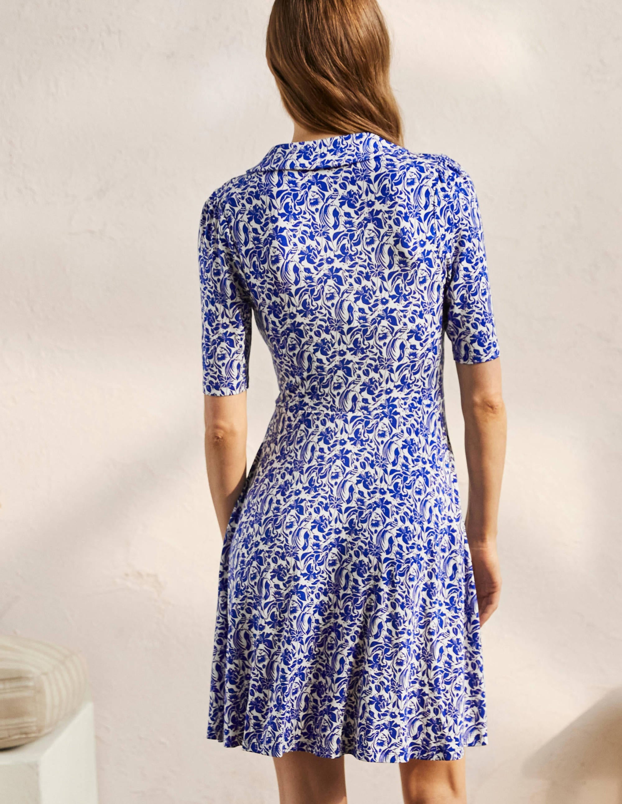Jerseykleid mit fixierter Wickeloptik-Wellenblau, Orientalischer Vogel - Image 3