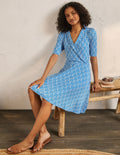 Jerseykleid mit fixierter Wickeloptik-Marokkoblau, Getupft