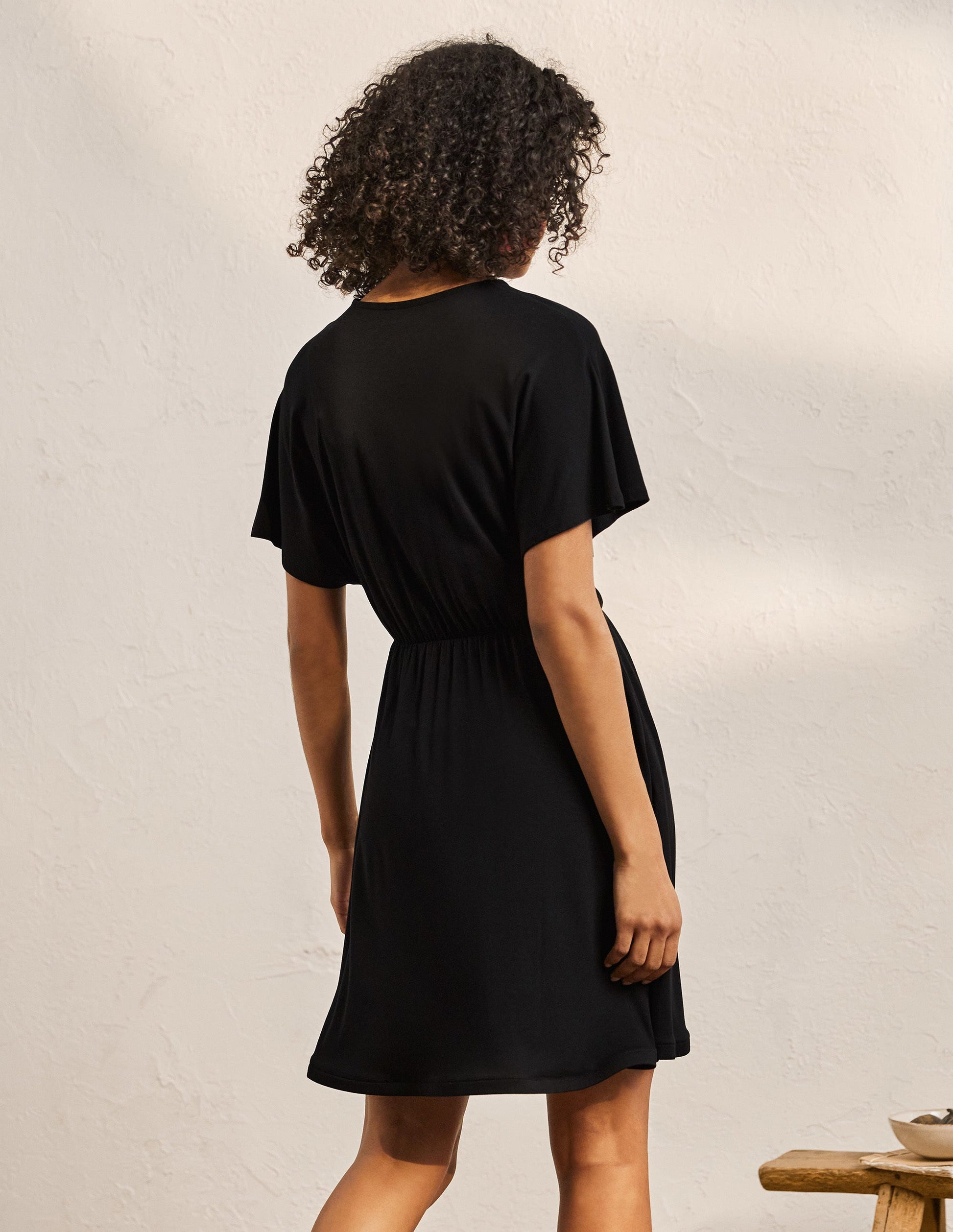 Jerseykleid mit Flatterärmeln-Schwarz-3