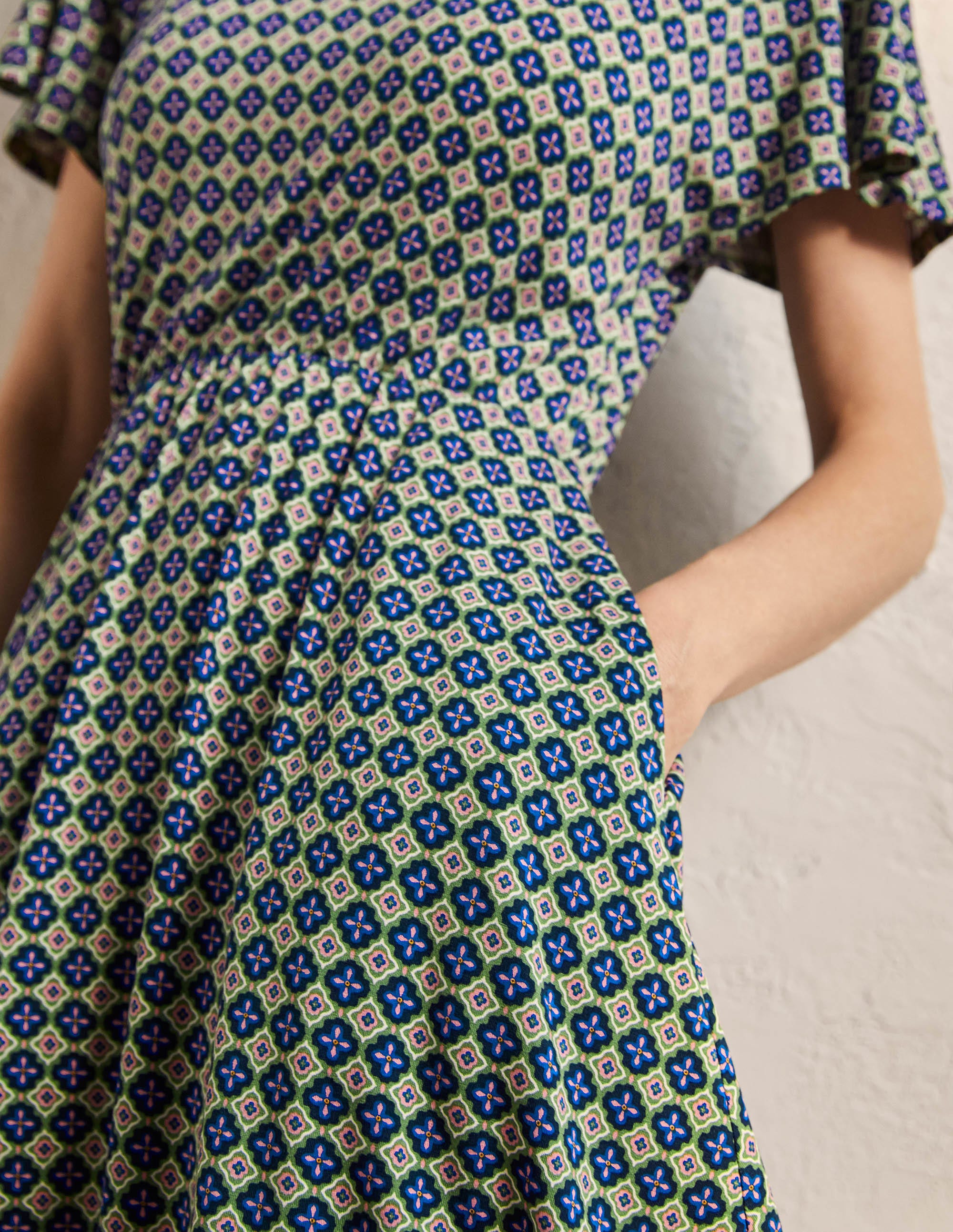 Jerseykleid mit Flatterärmeln-Englischer Efeu, Marokkanischer Diamant - Image 2