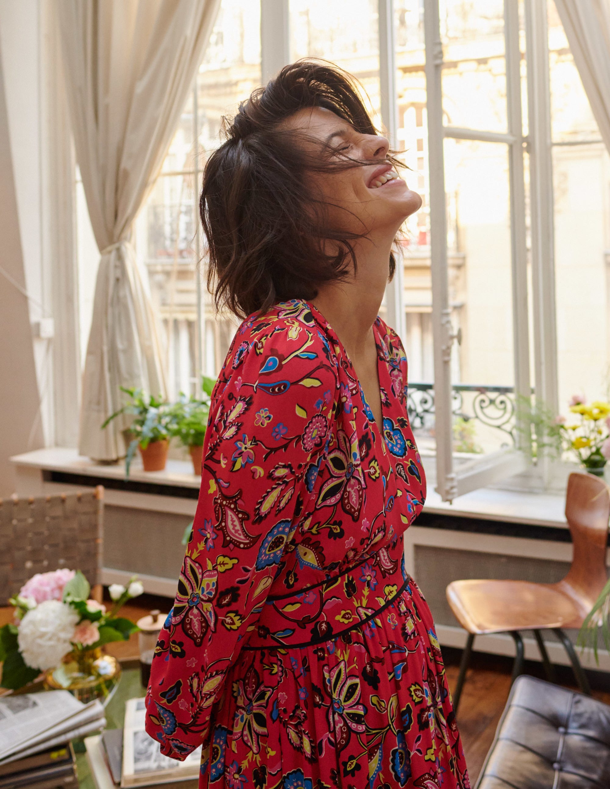Robe midi volantée à col V-Rouge, motif Opulent Paradise - Image 6