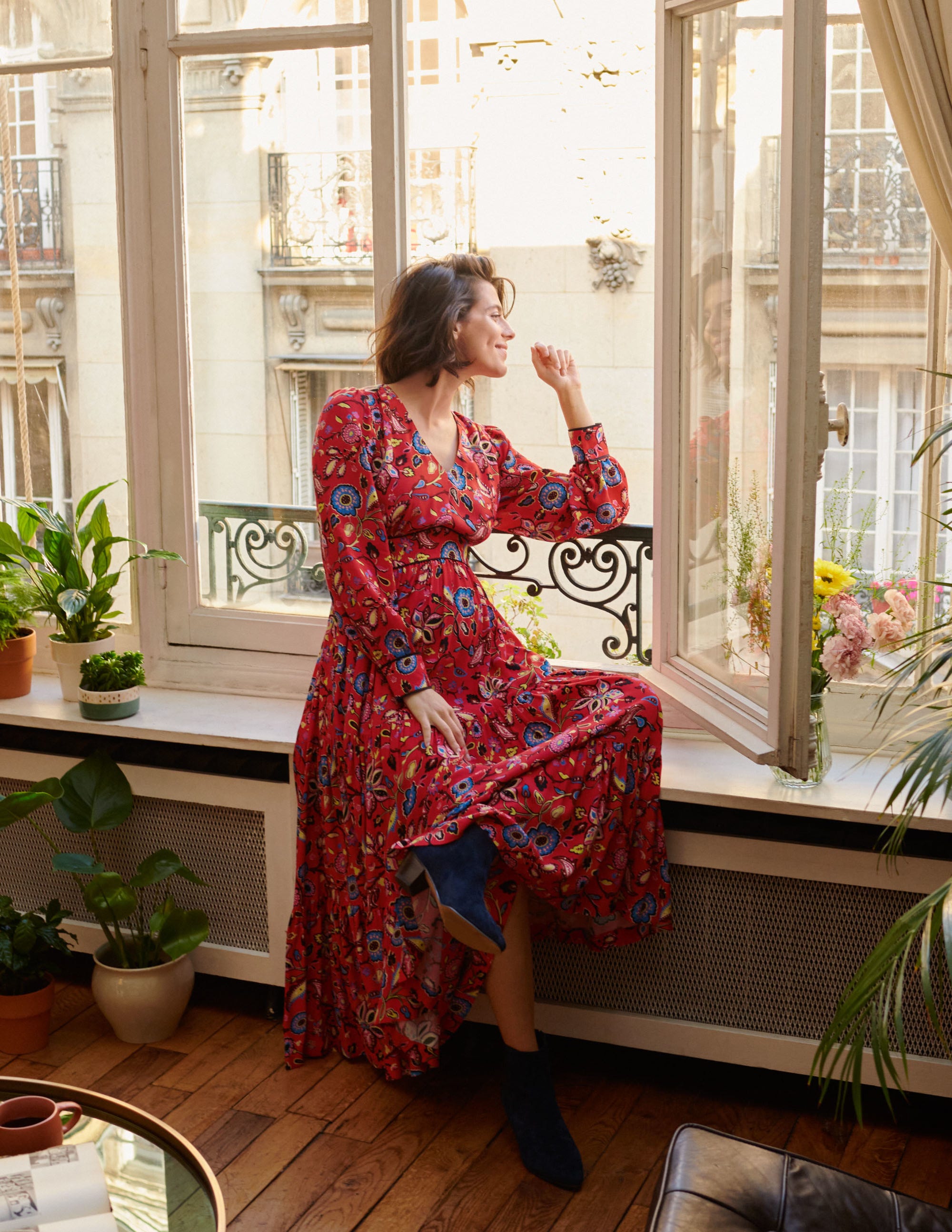 Robe midi volantée à col V-Rouge, motif Opulent Paradise - Image 7
