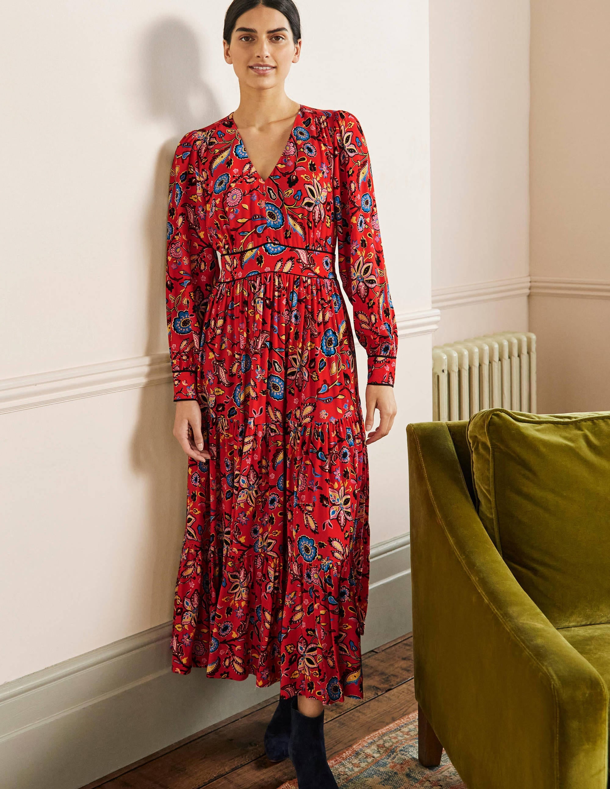 Robe midi volantée à col V-Rouge, motif Opulent Paradise - Image 1
