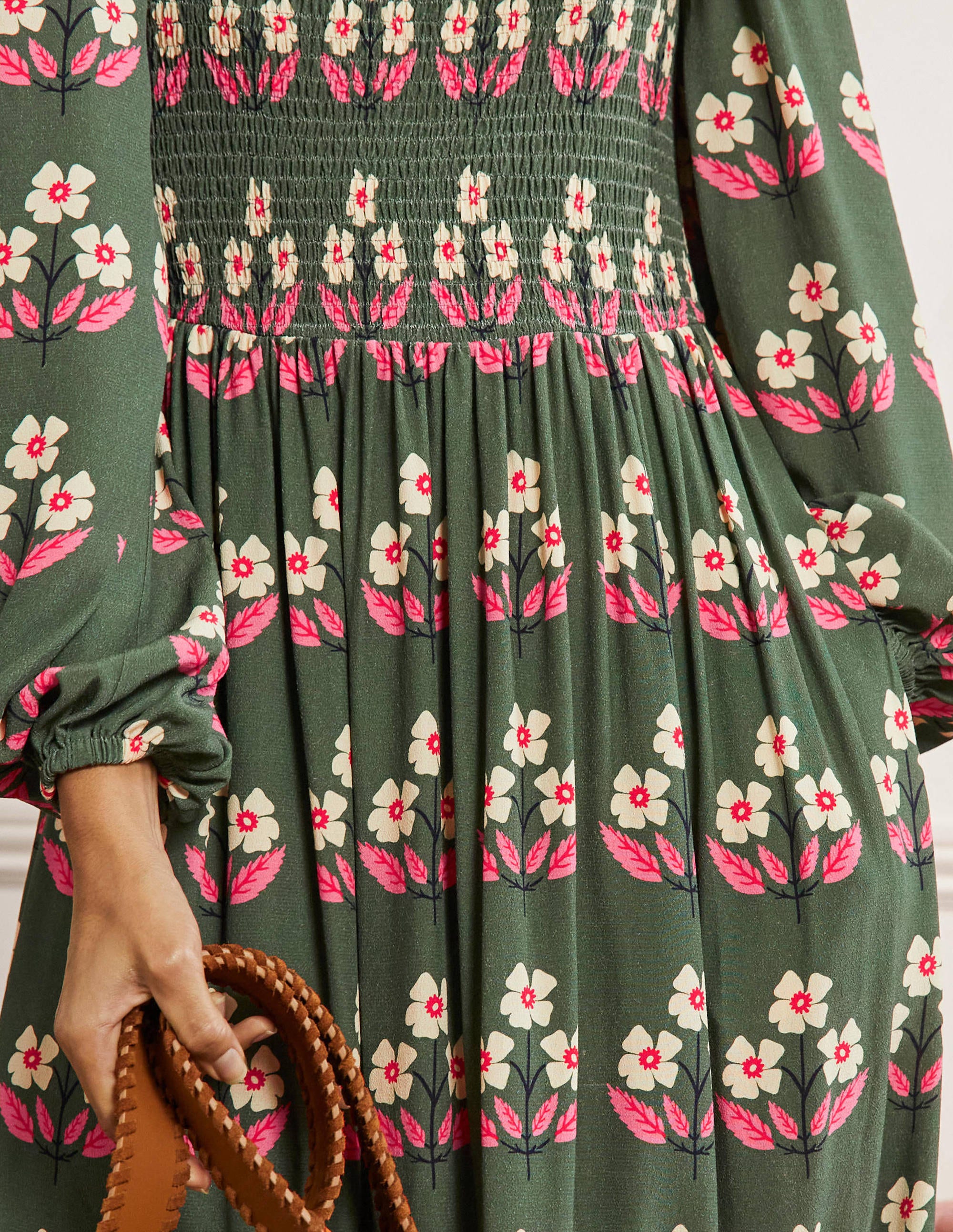 Robe longue à encolure carrée et smocks-Vert, motif Blossoming Bud - Image 2