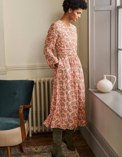 Midikleid mit geraffter Taille-Milchshake, Paisleymuster-1