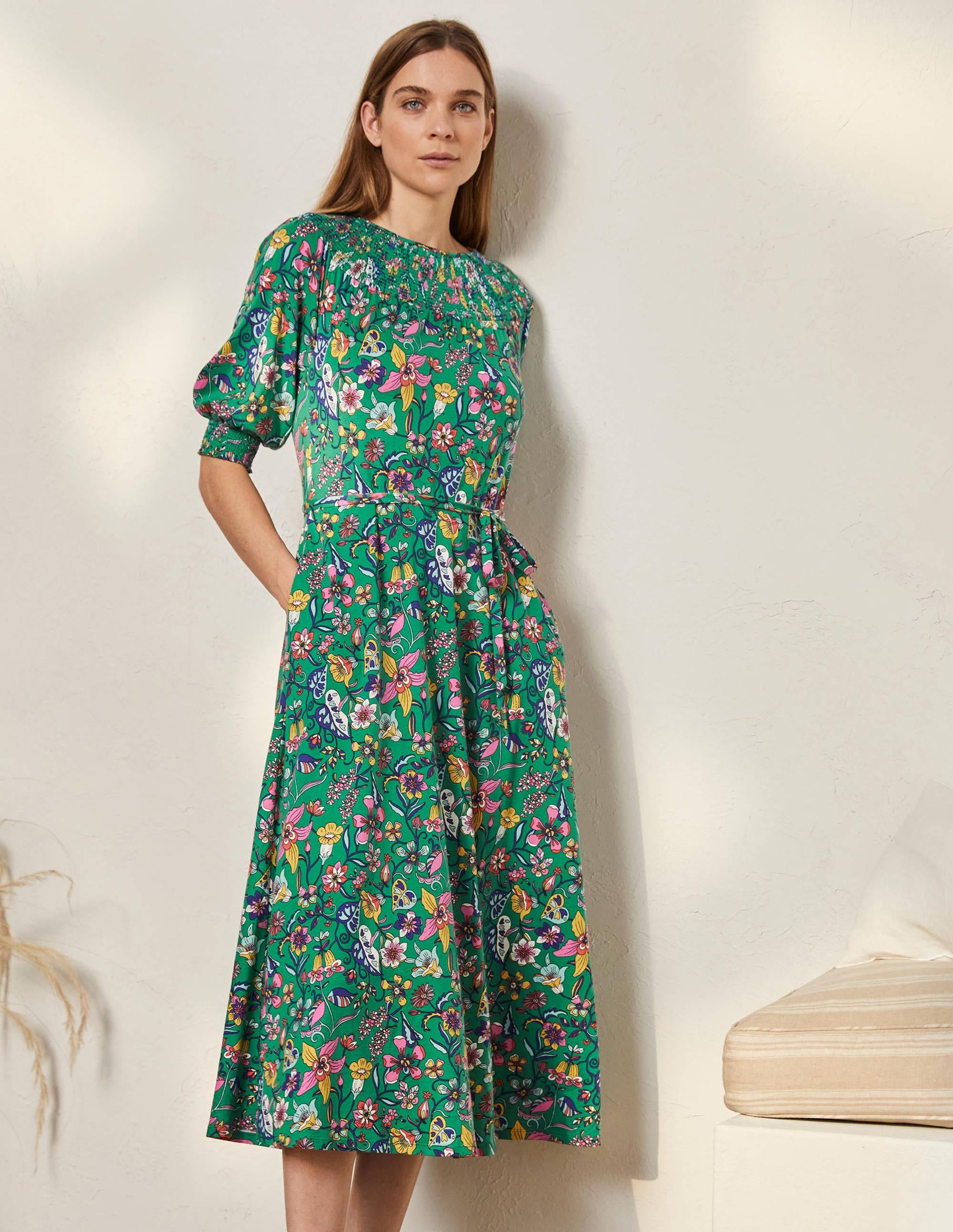 Jersey-Midikleid mit Smokausschnitt-Schottengrün, Blumenmuster - Image 4