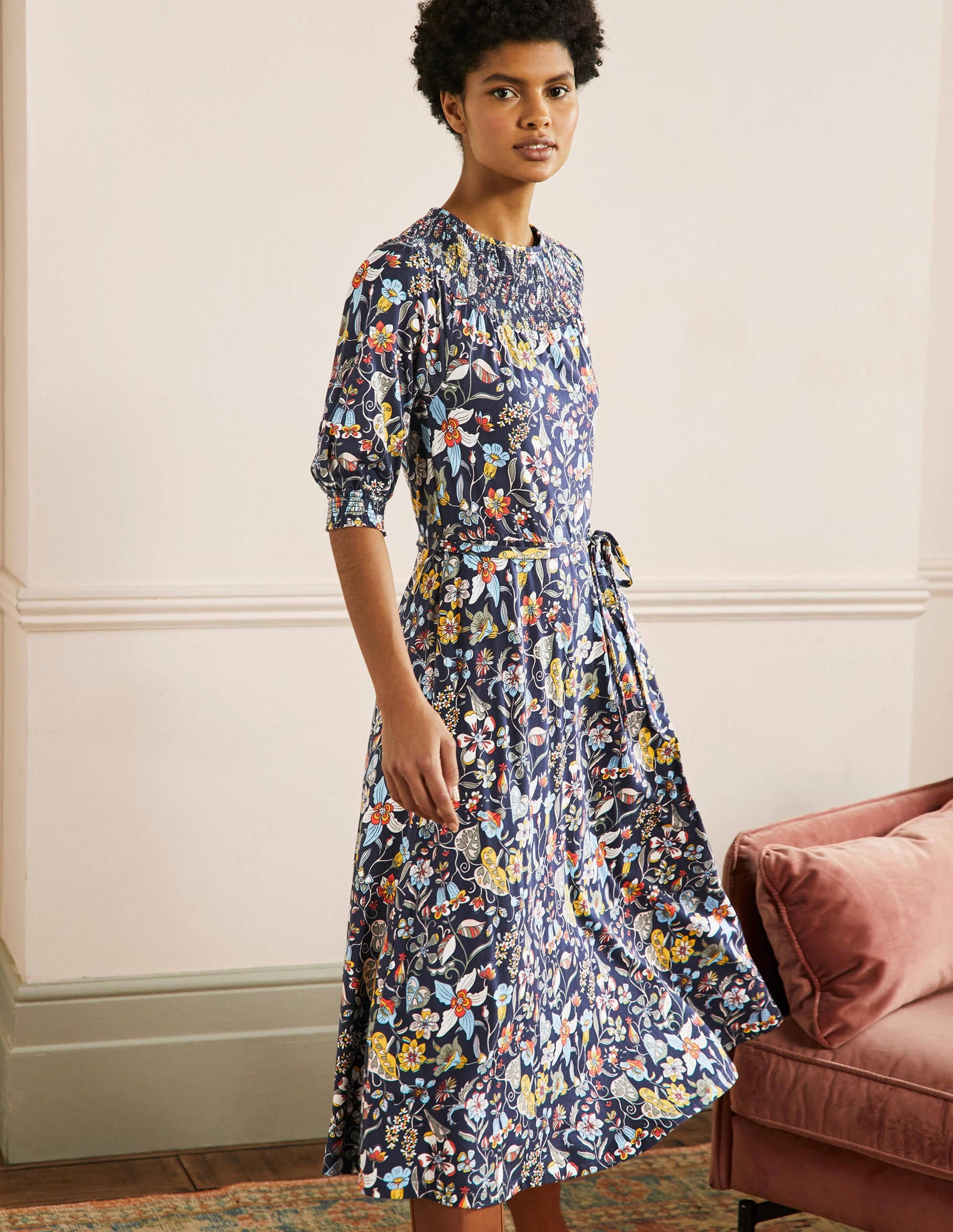 Jersey-Midikleid mit Smokausschnitt-Französisches Navy, Blumenmuster - Image 1