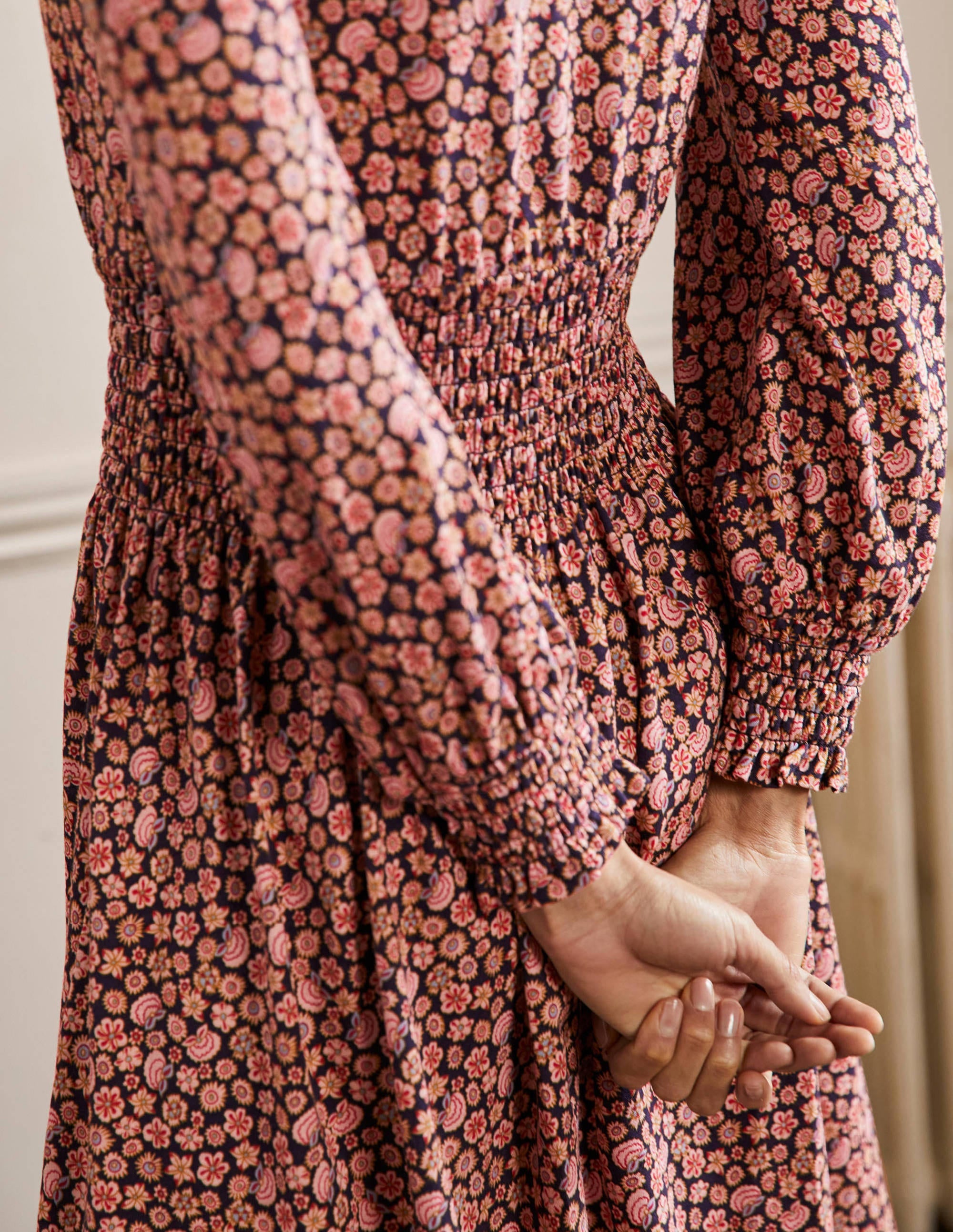 Robe-chemise à smocks en jersey-Bleu marine foncé, rose blush botanique - Image 5