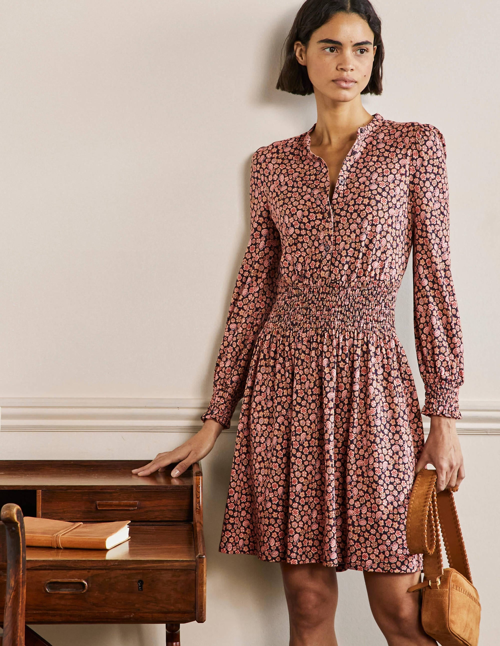 Robe-chemise à smocks en jersey-Bleu marine foncé, rose blush botanique - Image 1