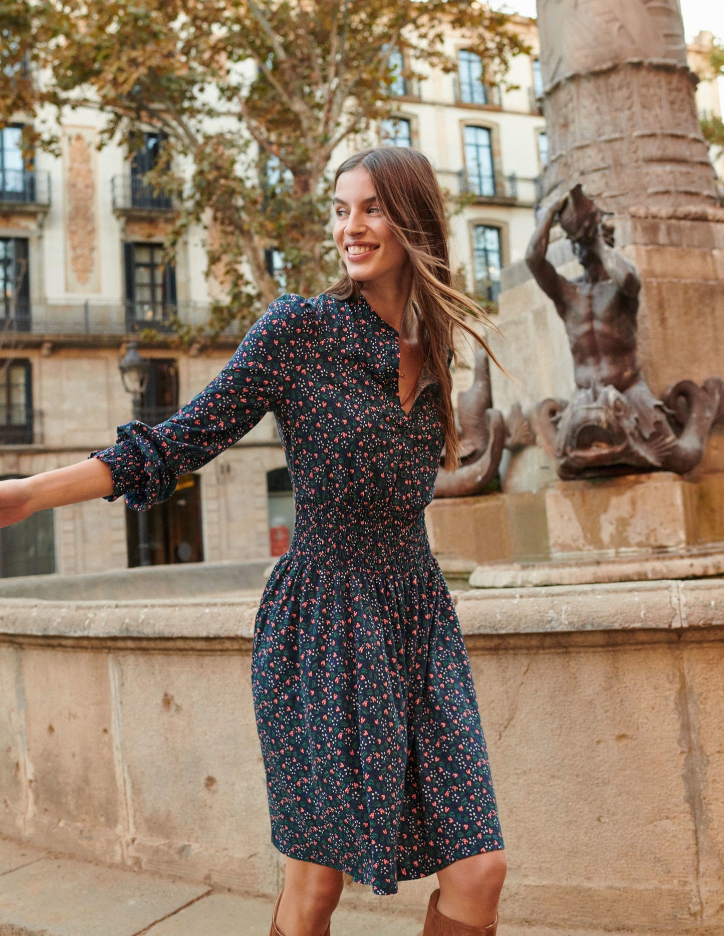 Jerseyhemdblusenkleid mit Smokdetail-Französisches Navy, Blüten/Beeren