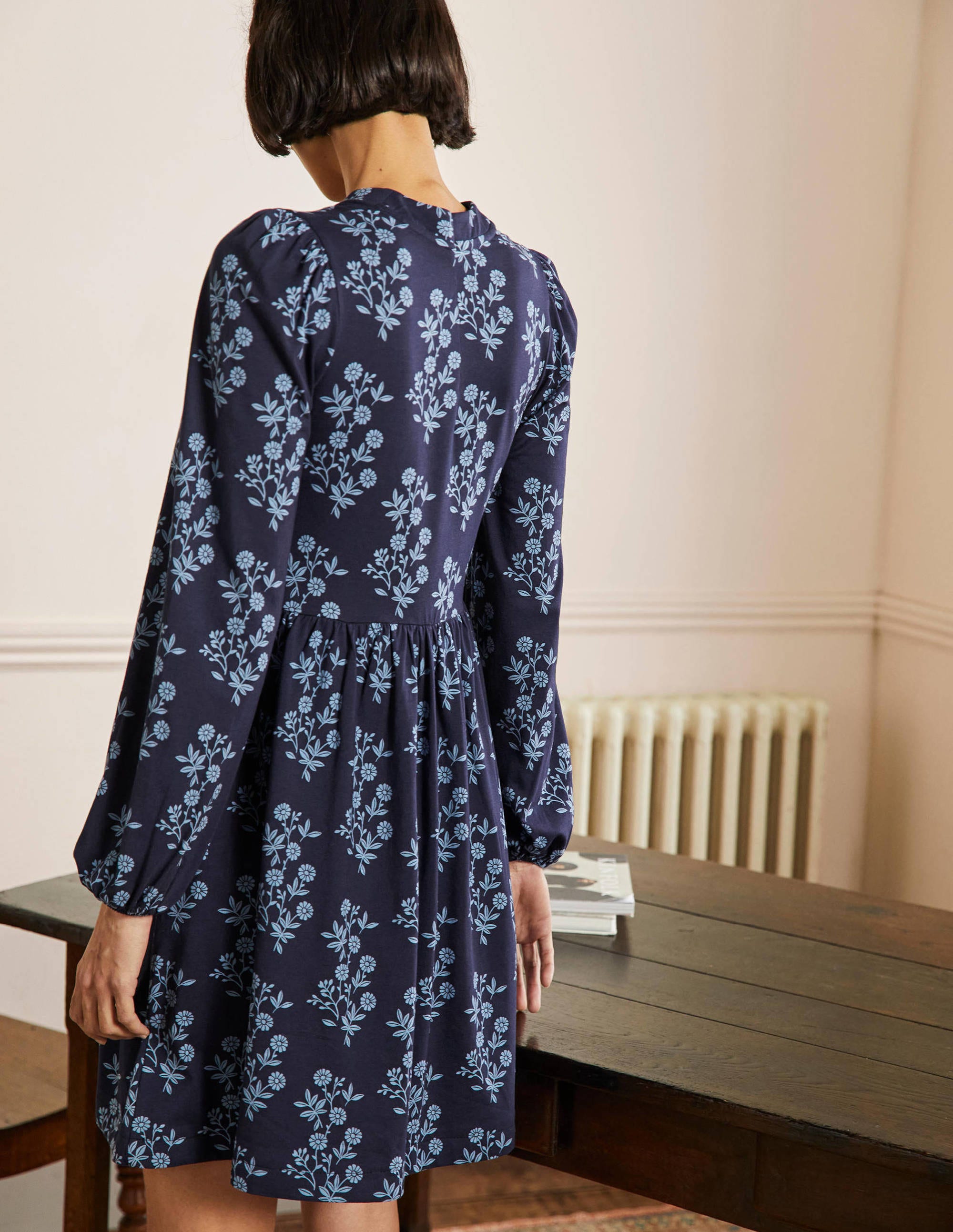 Jerseykleid mit durchgängiger Knopfleiste-Französisches Navy, Gruppierte Blätter - Image 3