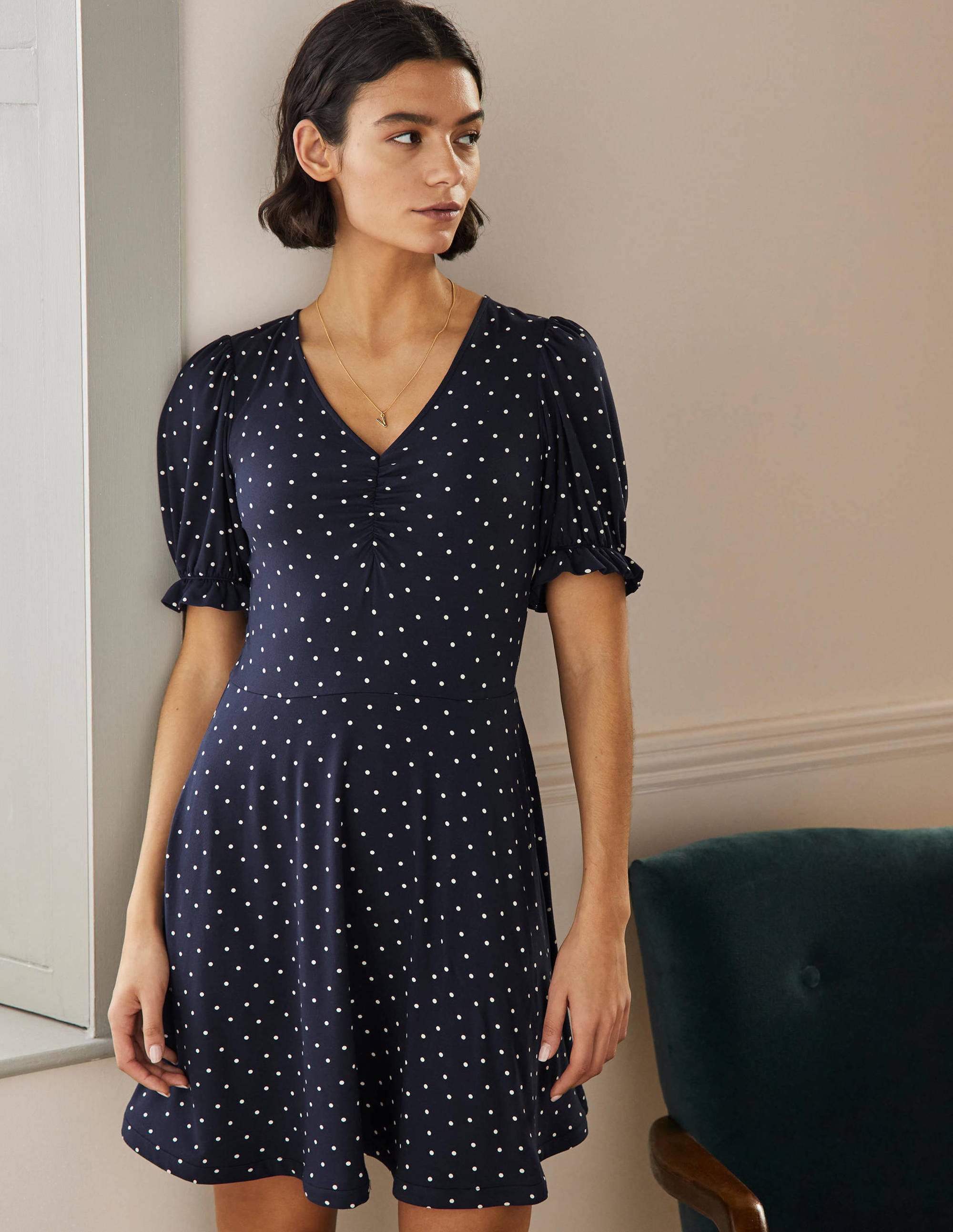 Robe col V en jersey-Bleu marine, petits pois - Image 1