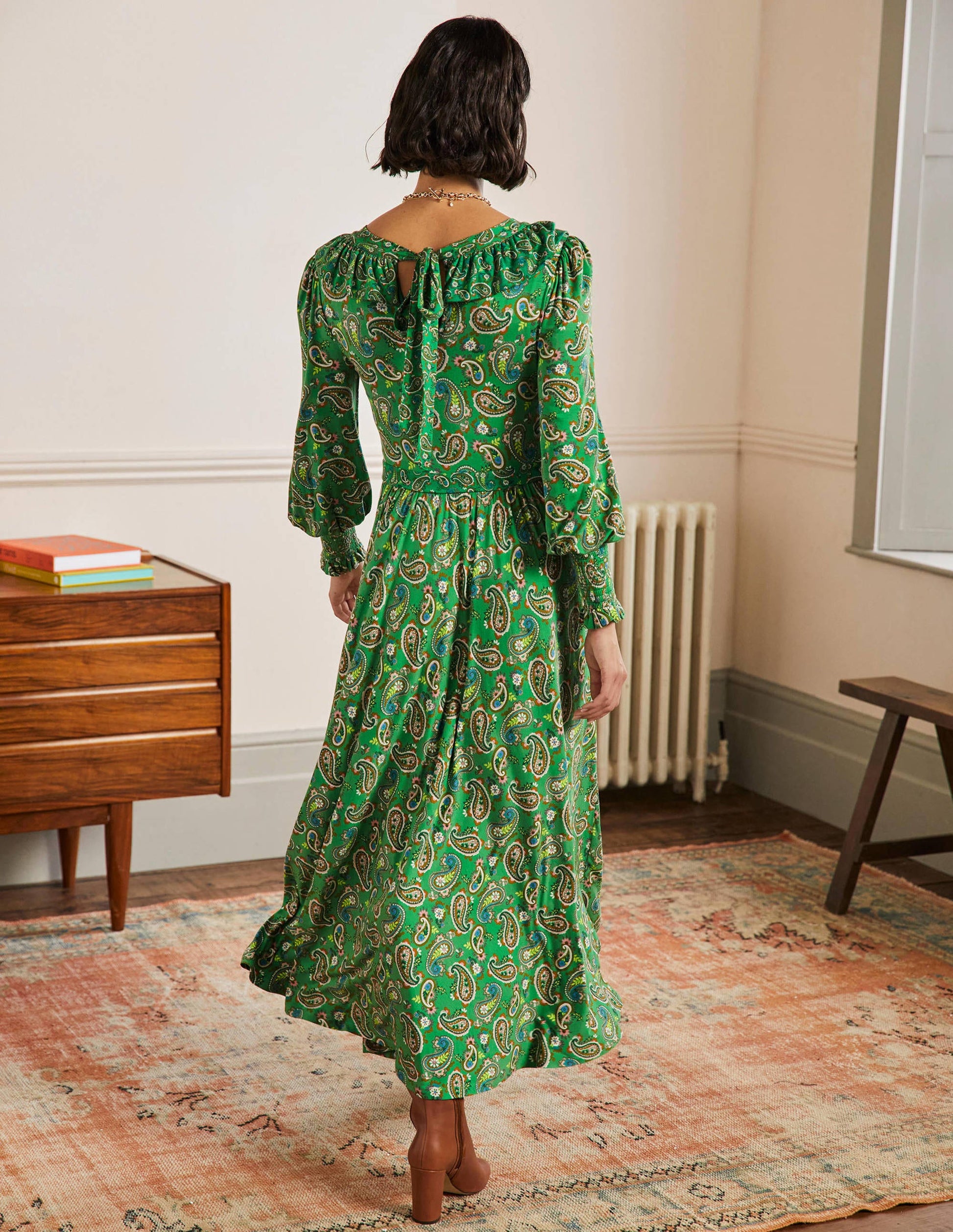 Jerseymaxikleid mit Rüschen-Schottengrün, Blühendes Paisleymuster-3