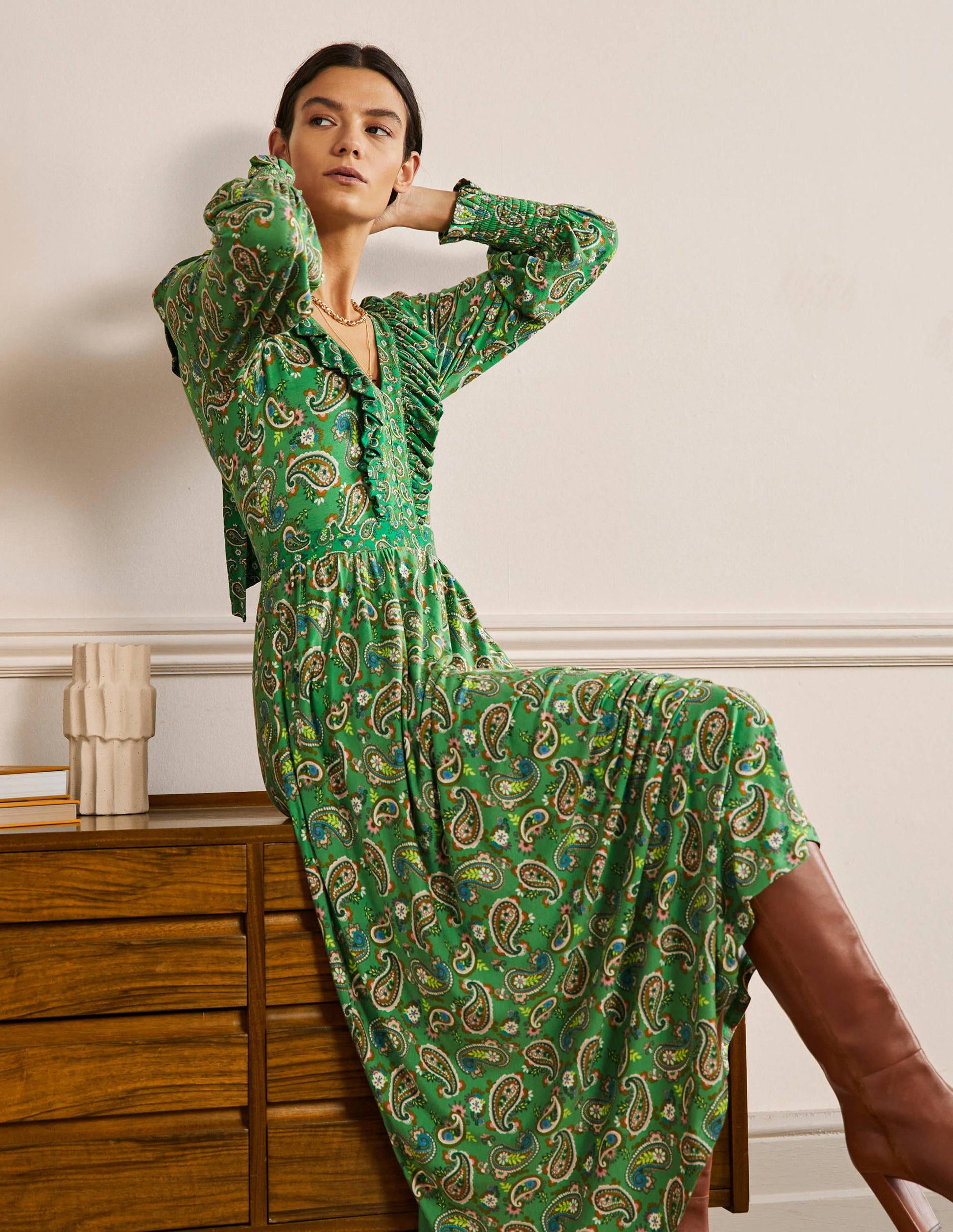 Jerseymaxikleid mit Rüschen-Schottengrün, Blühendes Paisleymuster-4