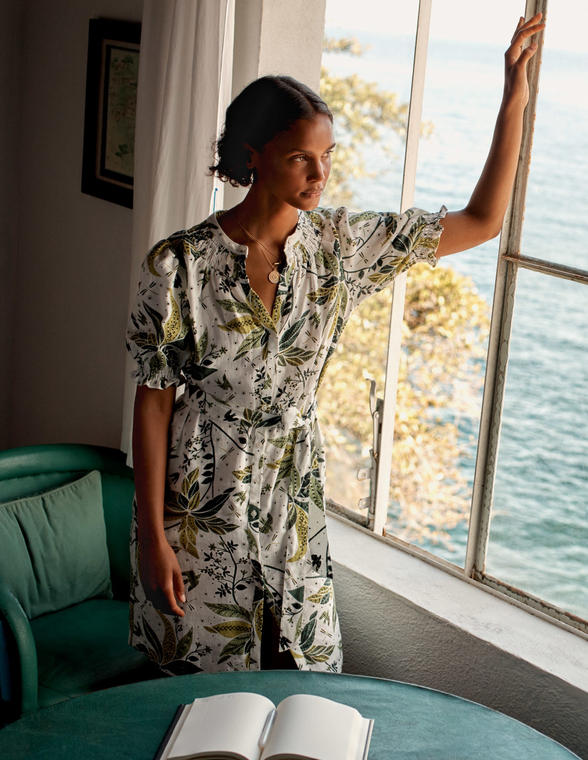 Robe-chemise à smocks en lin-Ivoire, motif Oriental Cascade - Image 6