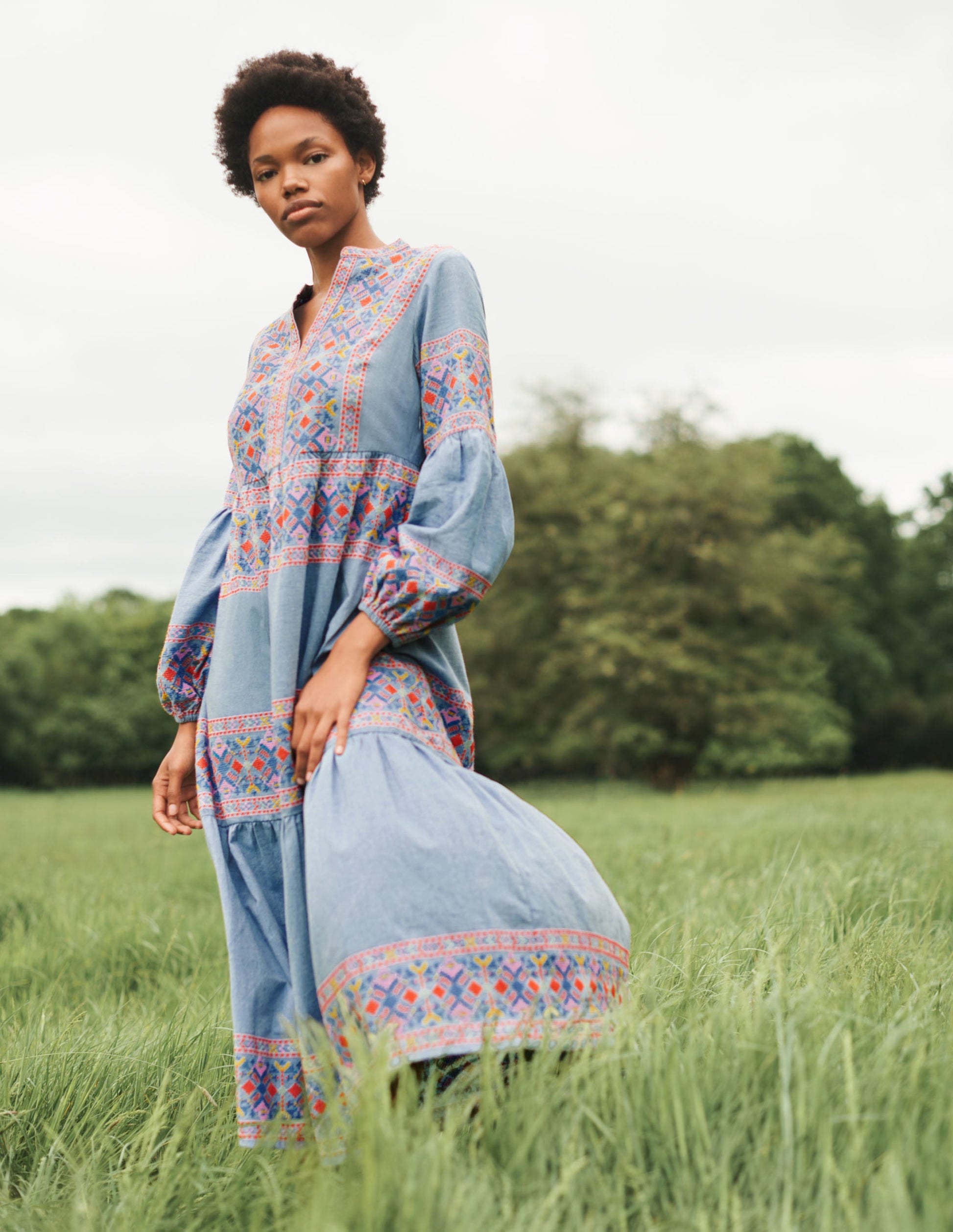 Robe longue brodée à volants-Chambray clair-9