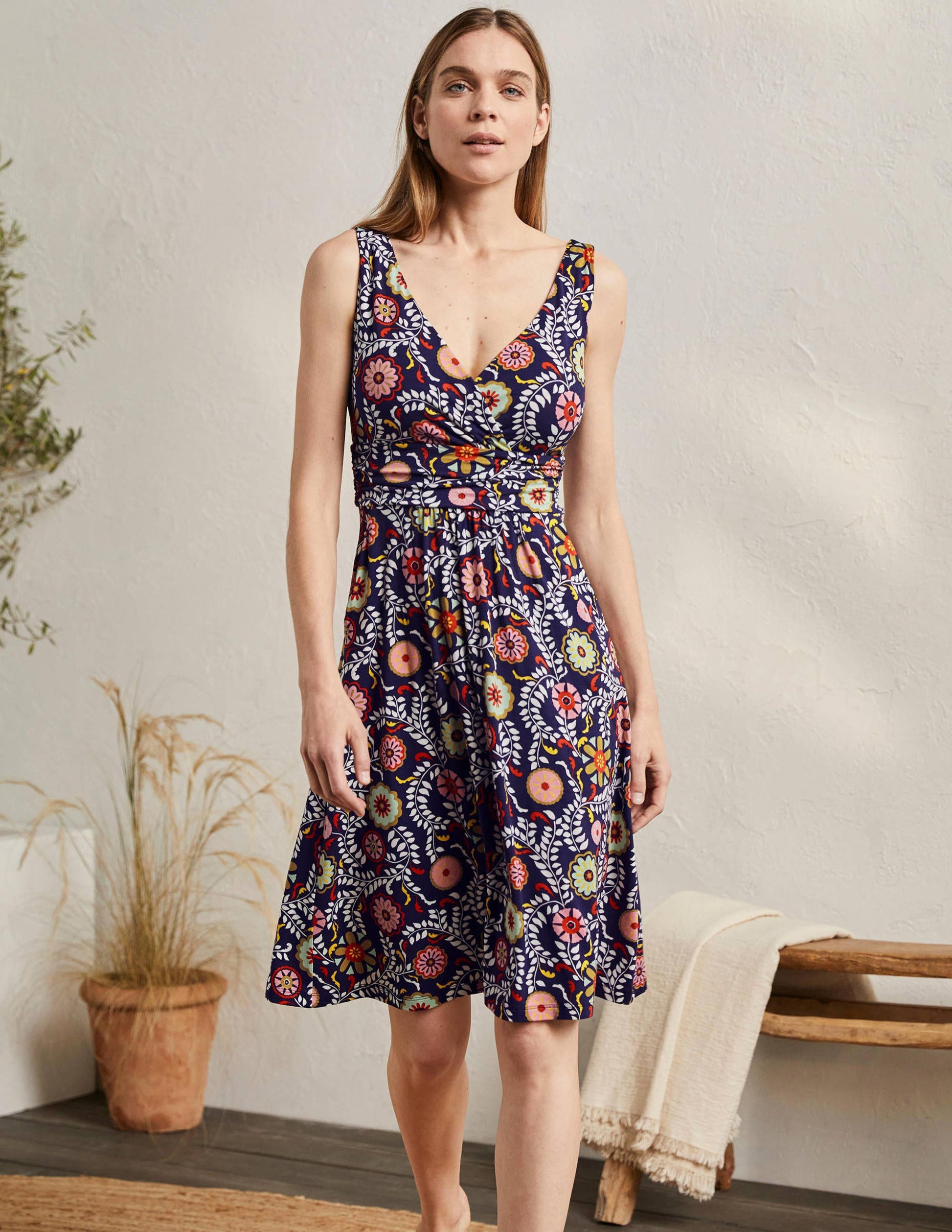 Effie Jerseykleid mit V-Ausschnitt-Französisches Navy, Üppiger Garten-4