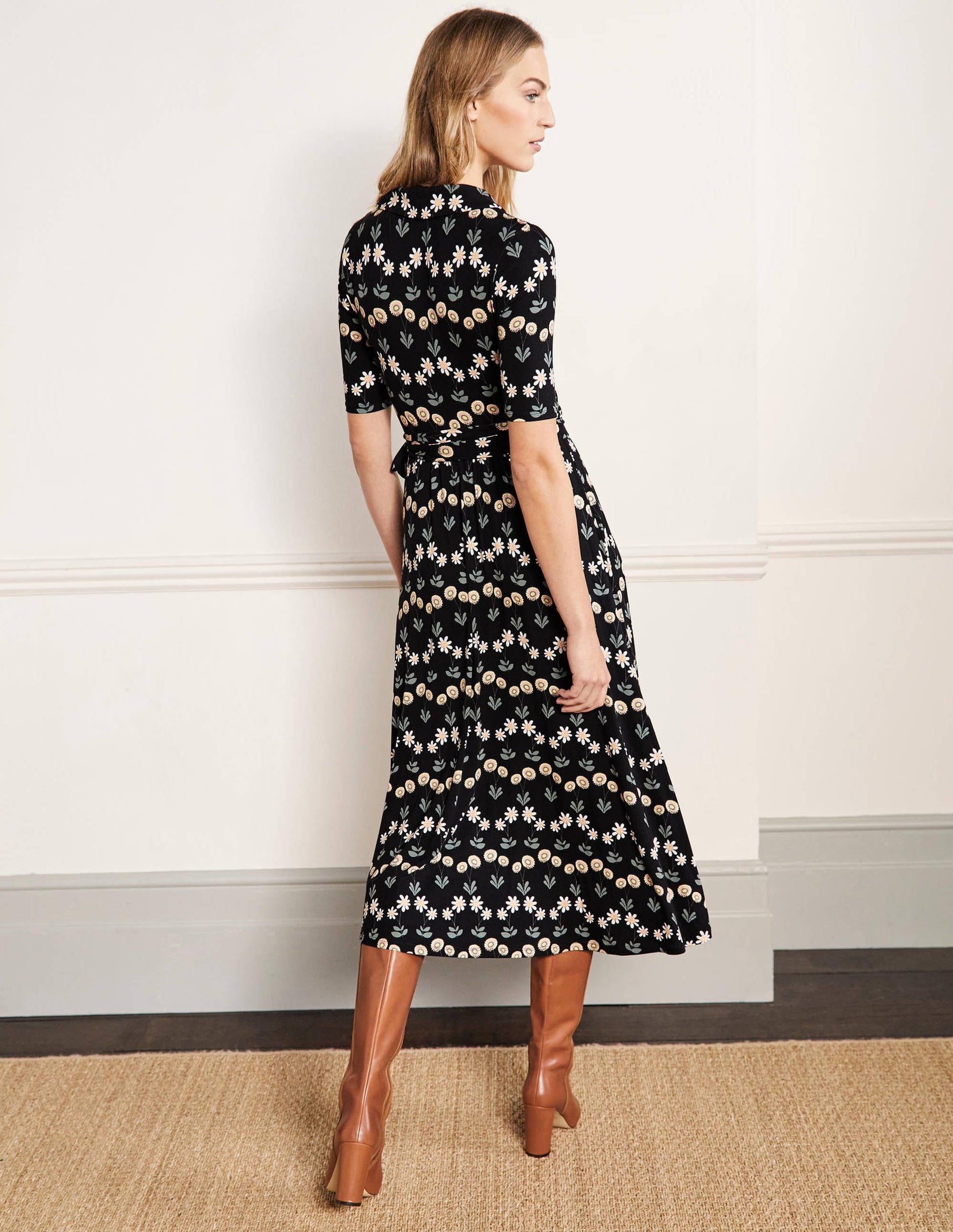 Lavinia Wickelkleid aus Jersey-Schwarz, Zarte Gänseblümchen-3