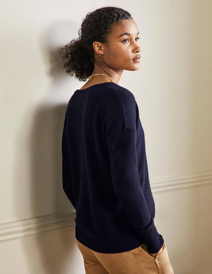 Lässiger Kaschmirpullover mit V-Ausschnitt-Marineblau