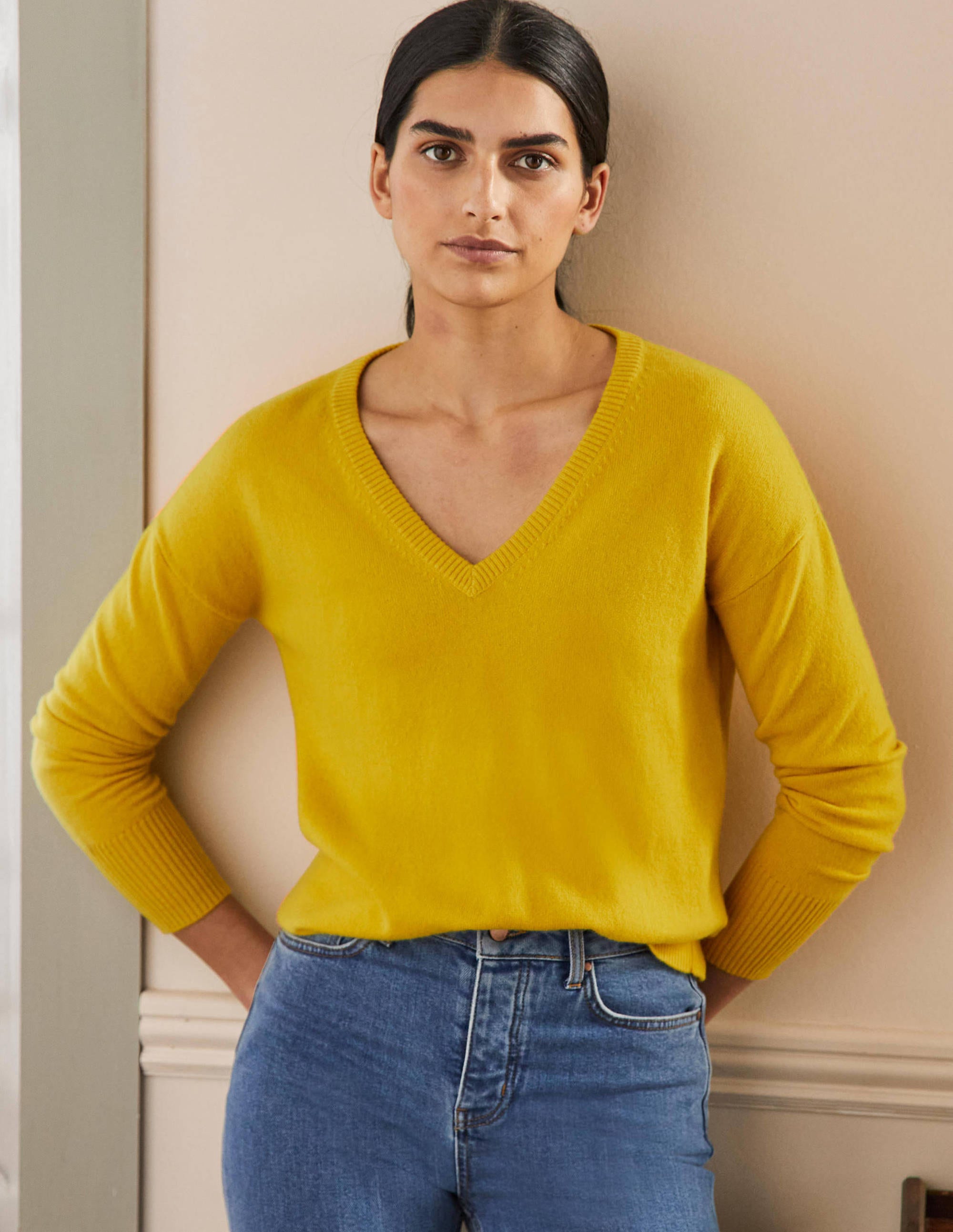 Cashmere V-neck Relaxed Jumper-Citrine Yellow - Image 1