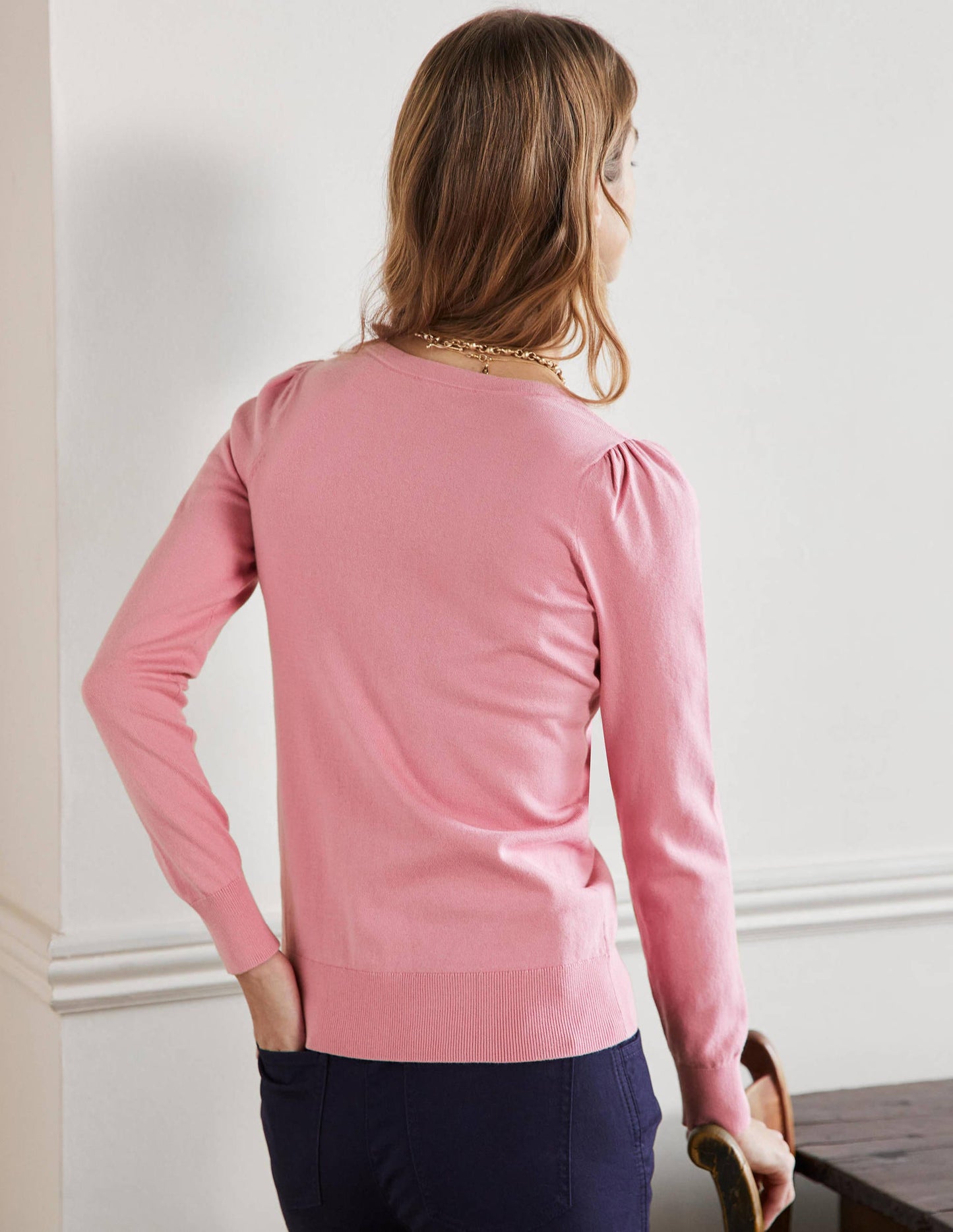Baumwollpullover mit V-Ausschnitt-Blümchenrosa