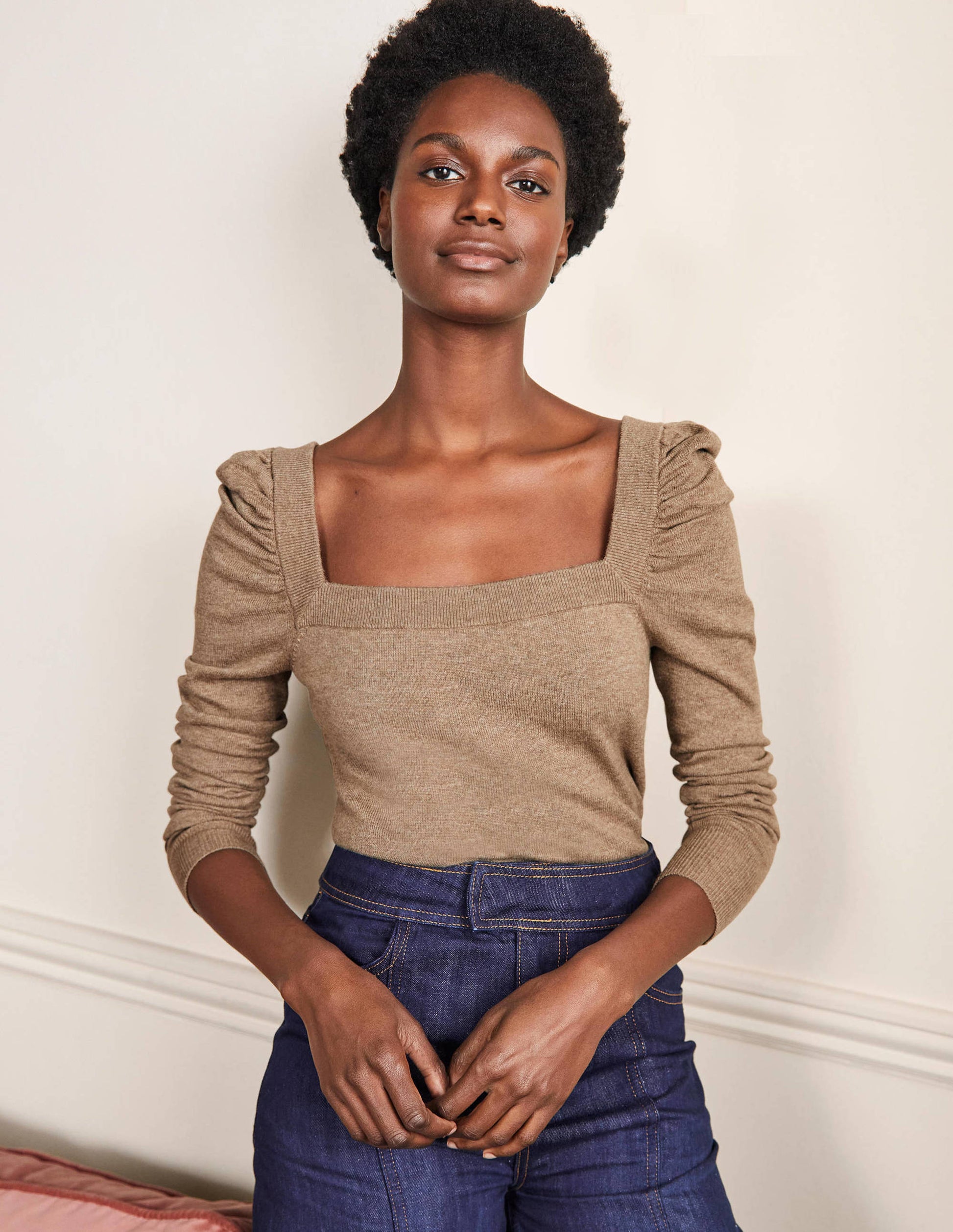 Pullover mit eckigem Ausschnitt und Puffärmeln-Dunkles Nerzbraun Melange-1
