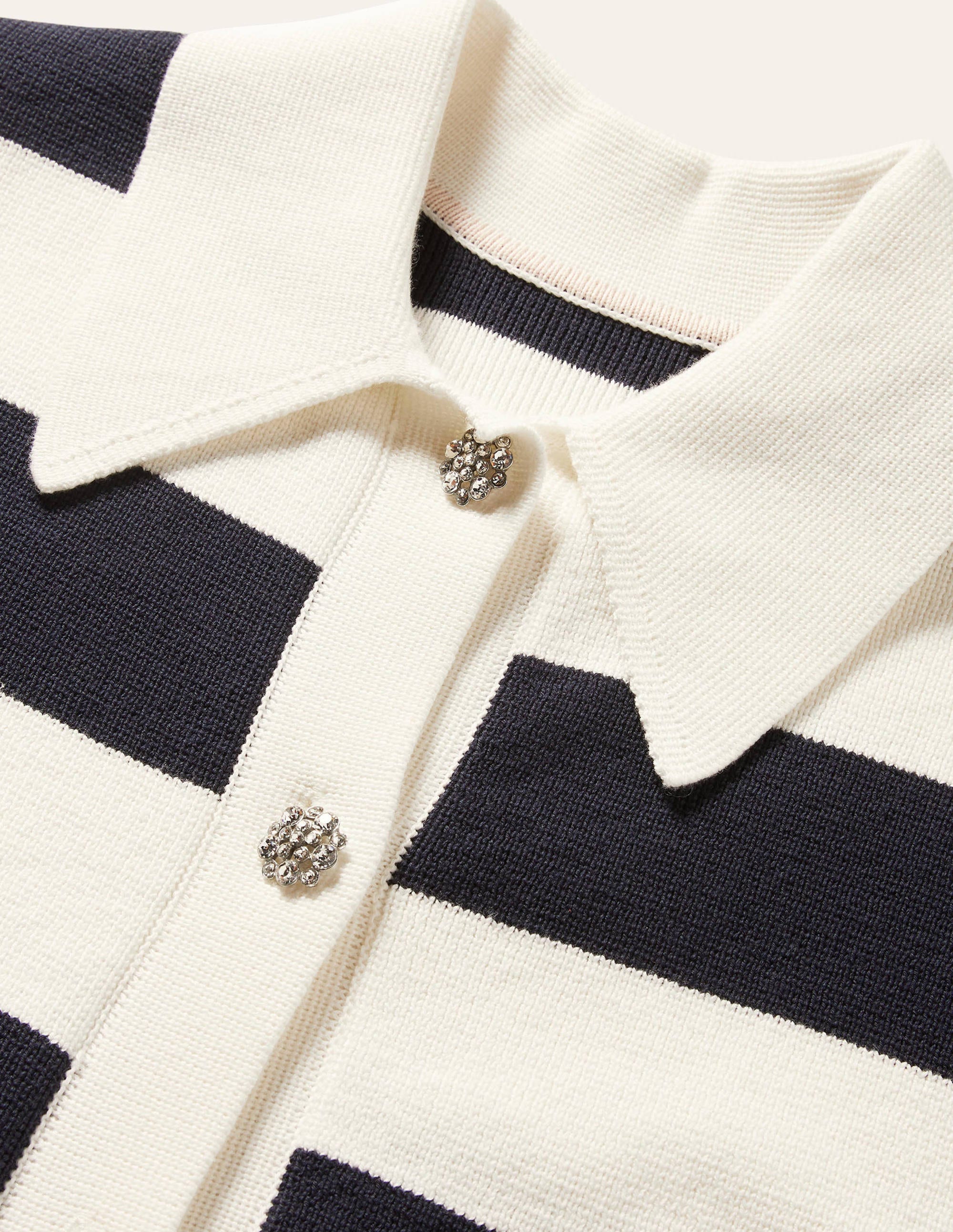 Cardigan mit Kragen und Schmucksteinknopf-Naturweiß Melange/Navy, Gestreift - Image 6