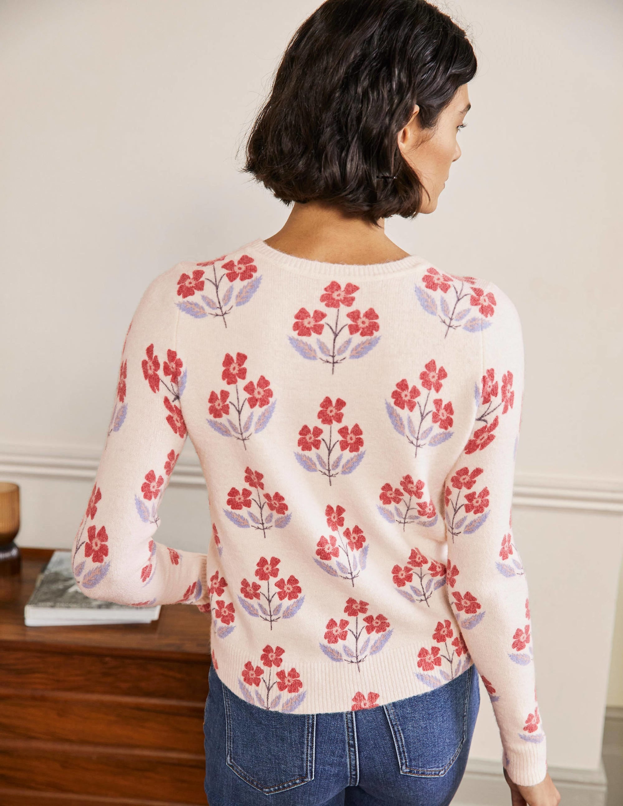 Flauschiger Pullover mit Muster-Naturweiß, Blühende Knospen - Image 3