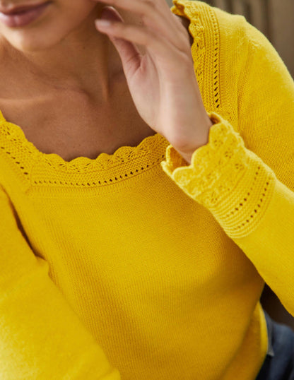 Pullover mit gehäkeltem Muschelsaum-Rauchgelb