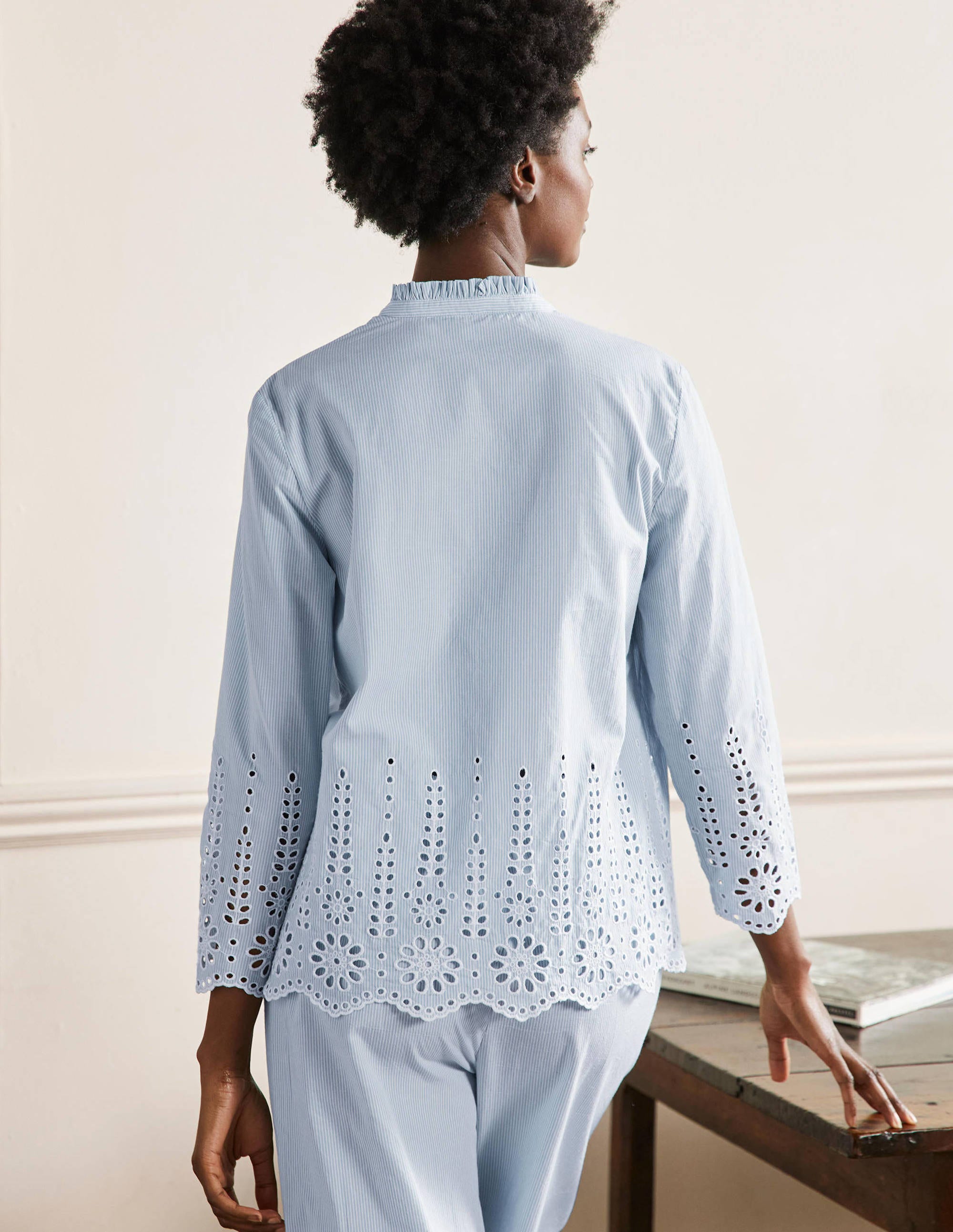 Pyjama en broderie anglaise-Rayé style coutil bleu - Image 3