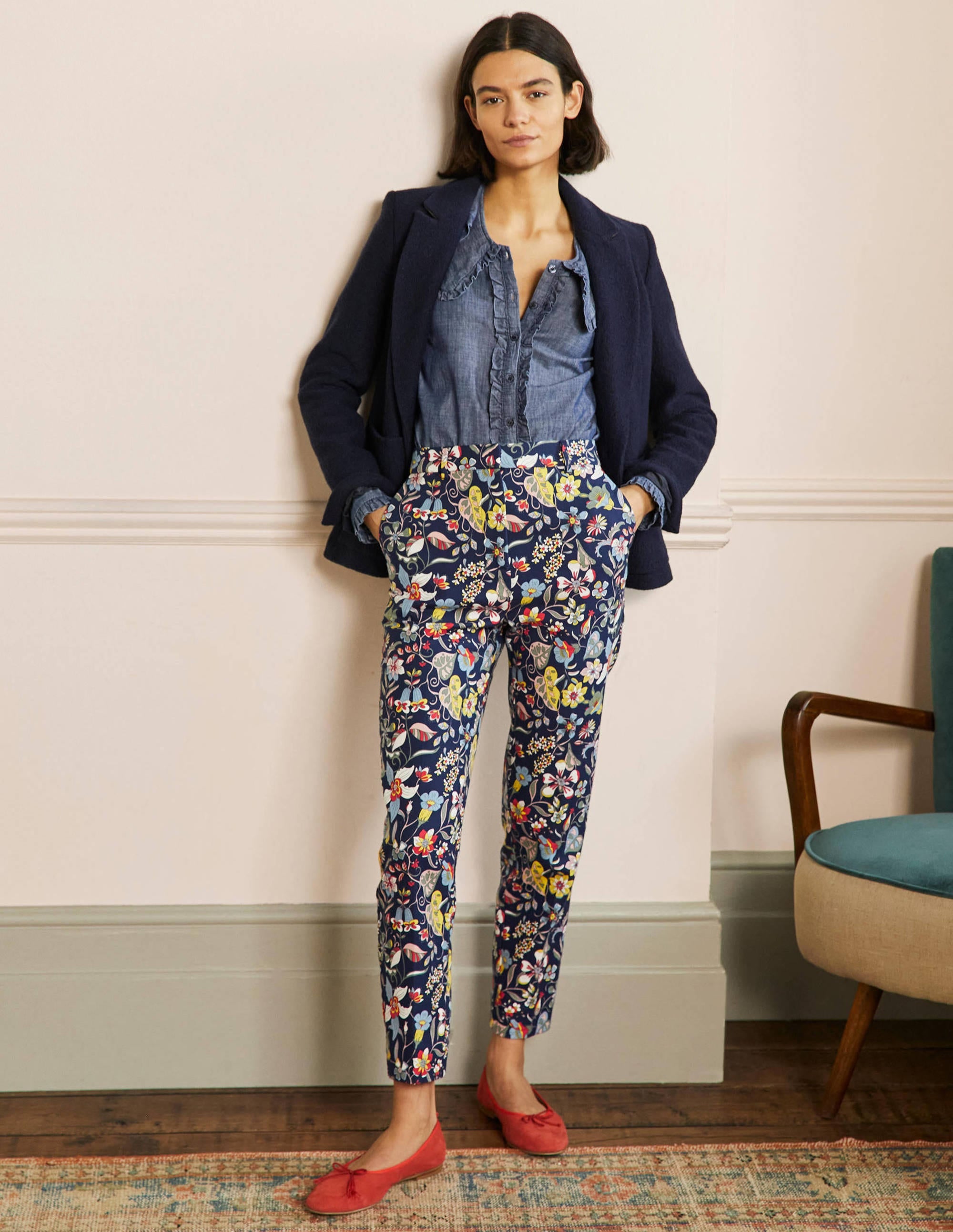 Carrie Gemusterte Hose-Französisches Navy, Tropisches Blumenmuster - Image 1