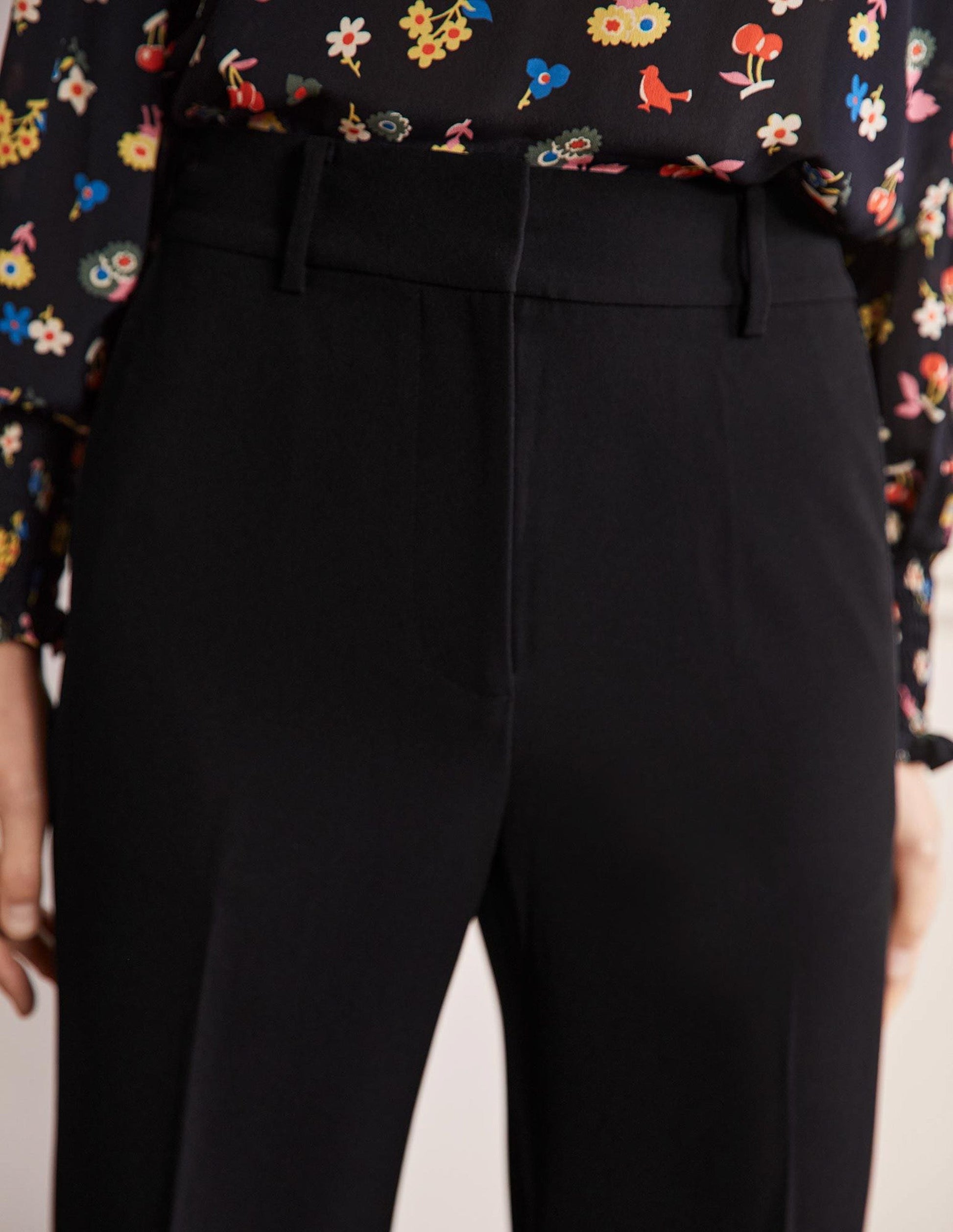 Lässige Bootcut-Hose-Schwarz-2