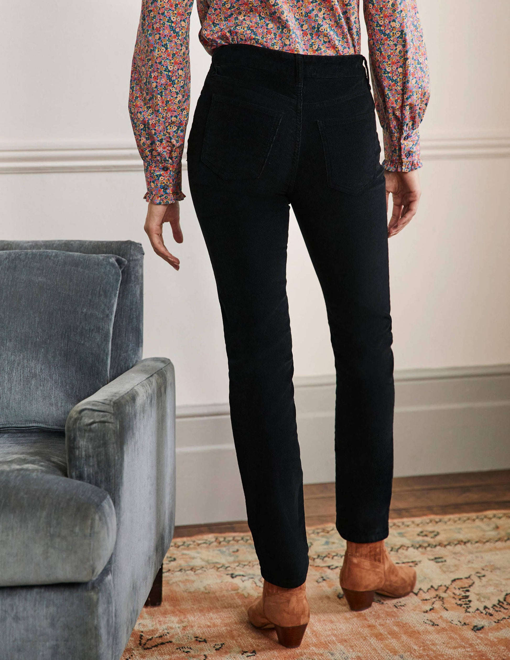 Schmale Cord-Jeans mit geradem Bein-Schwarz-3