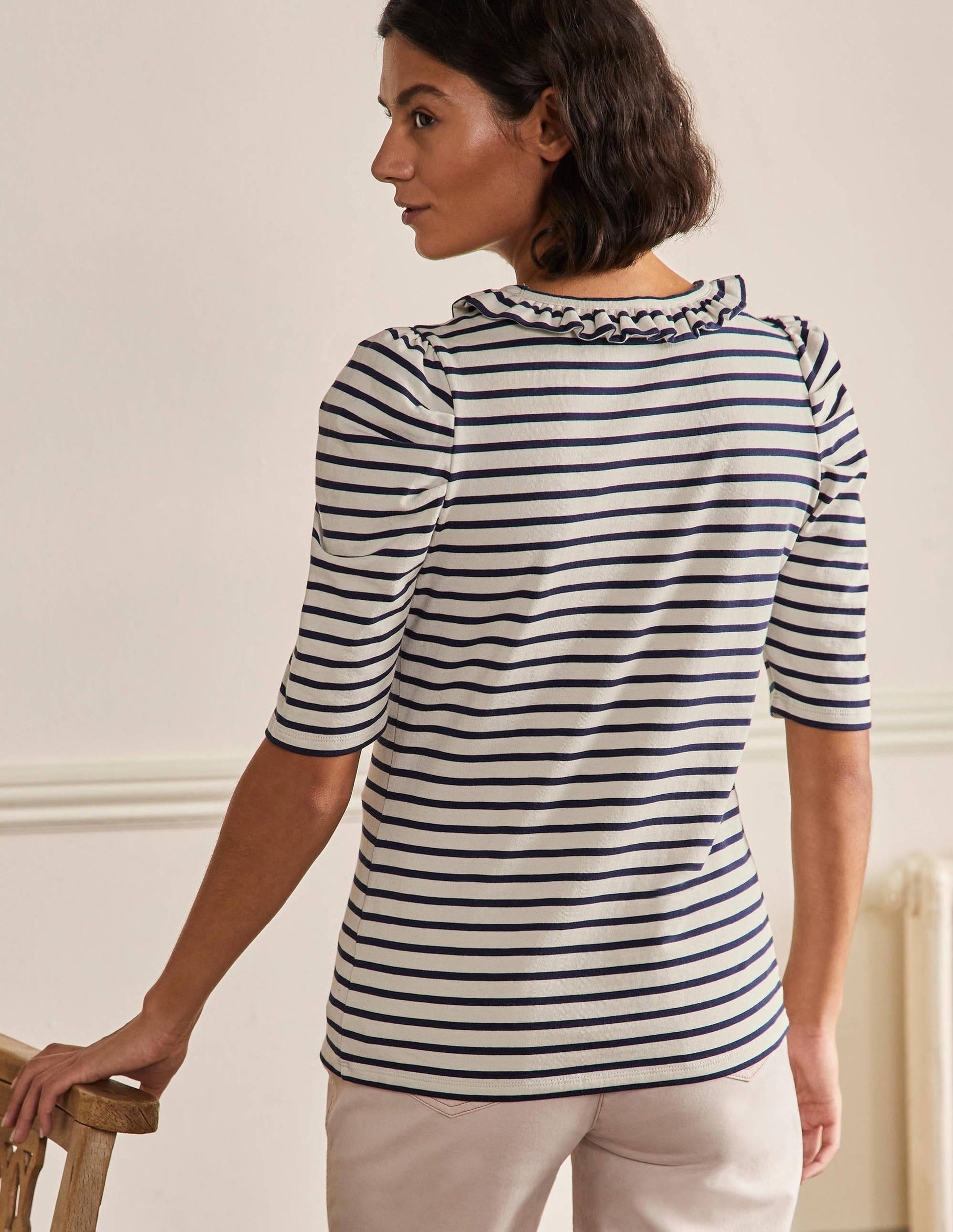 T-Shirt mit Puffärmeln und Rüschenausschnitt-Naturweiß/Navy, Gestreift-3