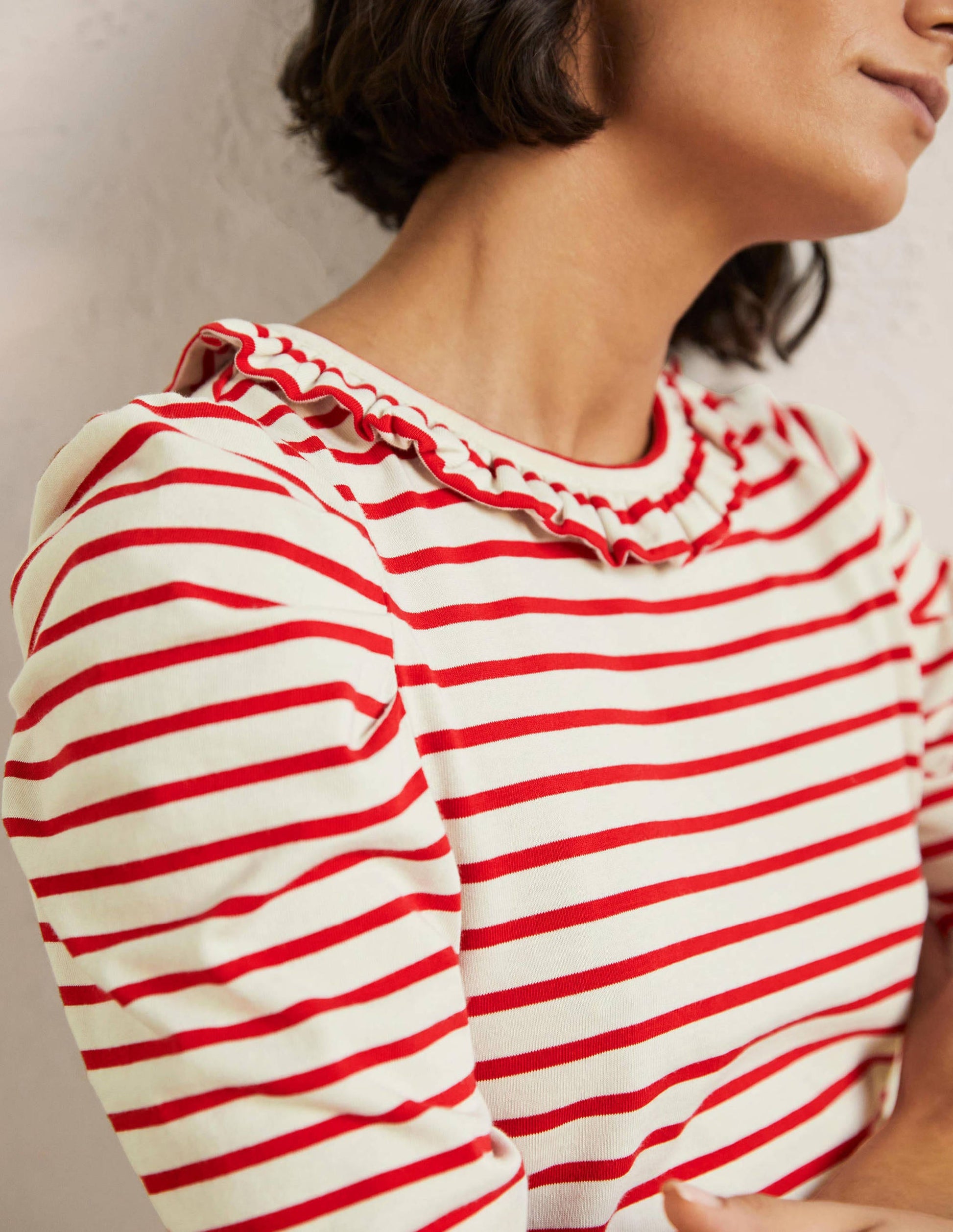 T-Shirt mit Puffärmeln und Rüschenausschnitt-Naturweiß/Rot, Gestreift-2
